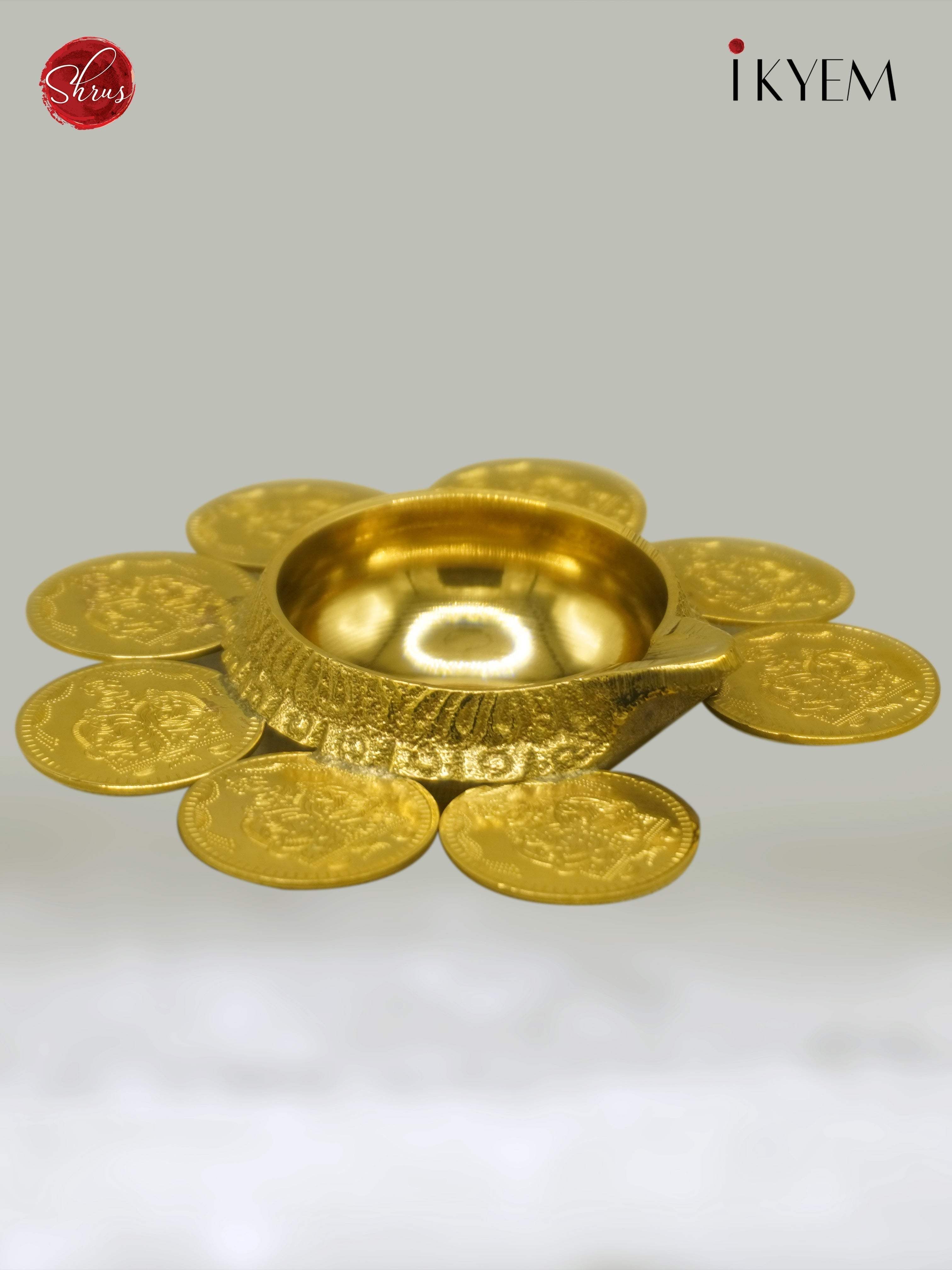 8 Coin Vilakku - Return Gift - Shop on ShrusEternity.com