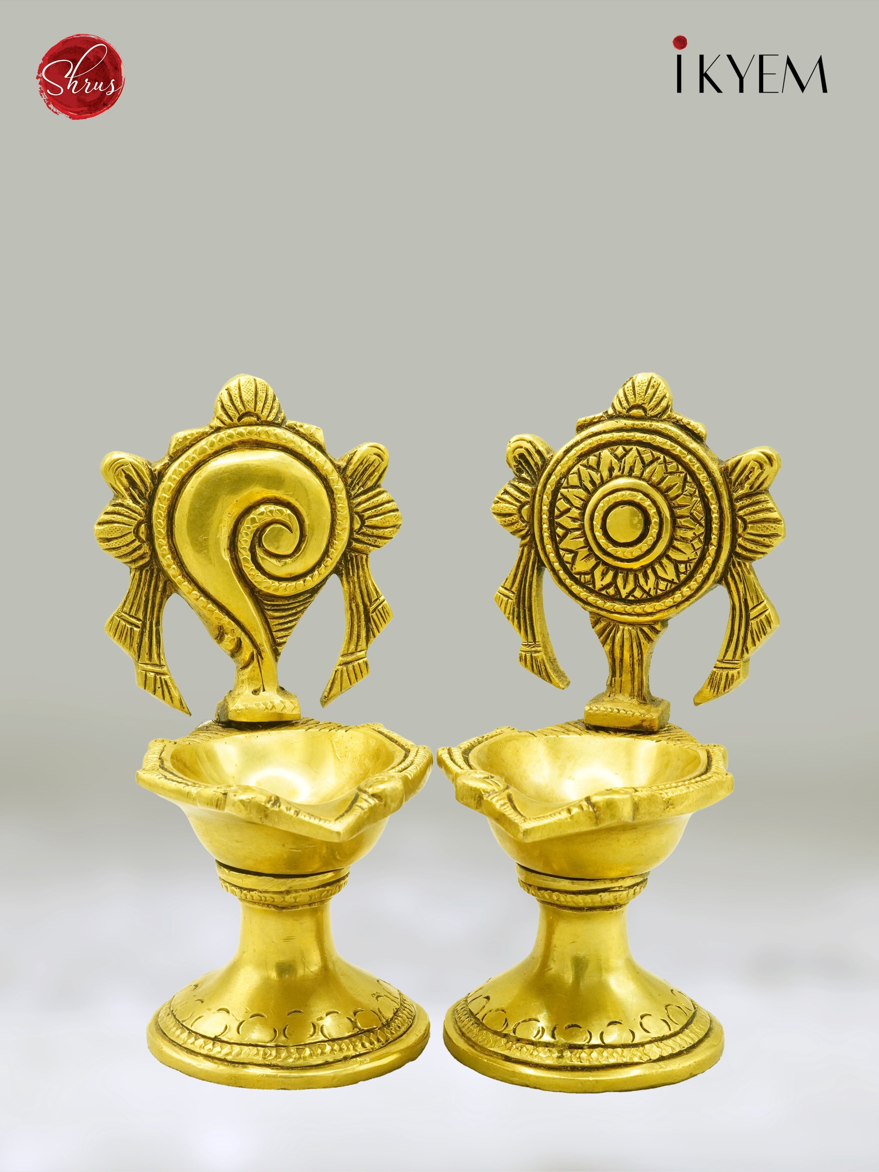 Sangu Chakram Pair Lamp - Pooja Articles