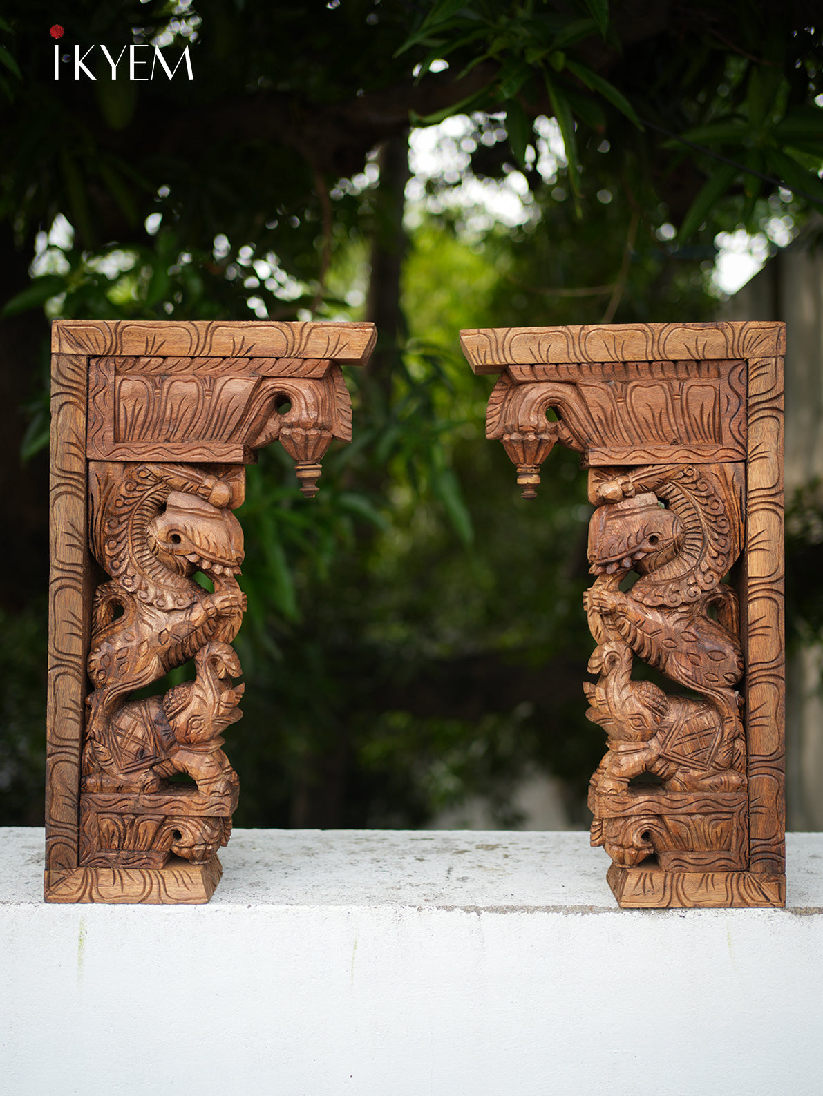 Hand Carved Wooden Yalli Bracket (pair)