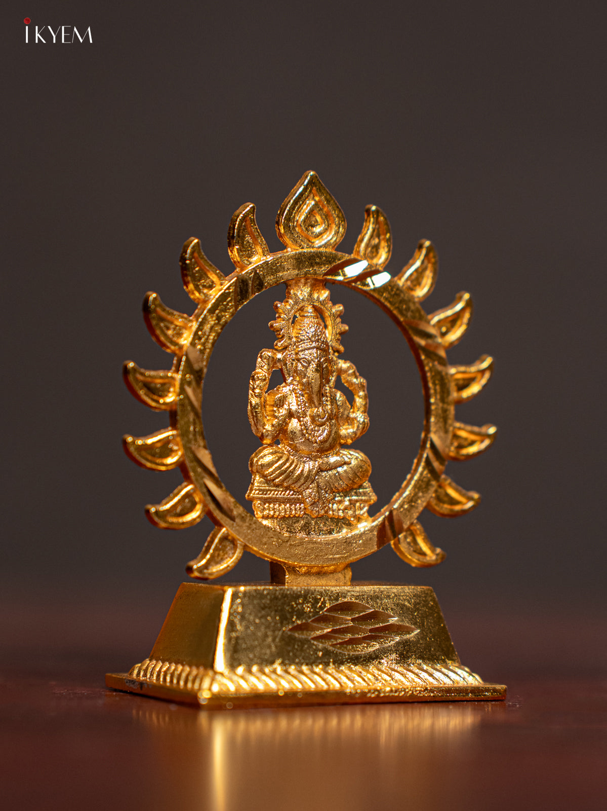 A 2.5 Inch Radiant Gold‑Plated Ganesha Idol 1