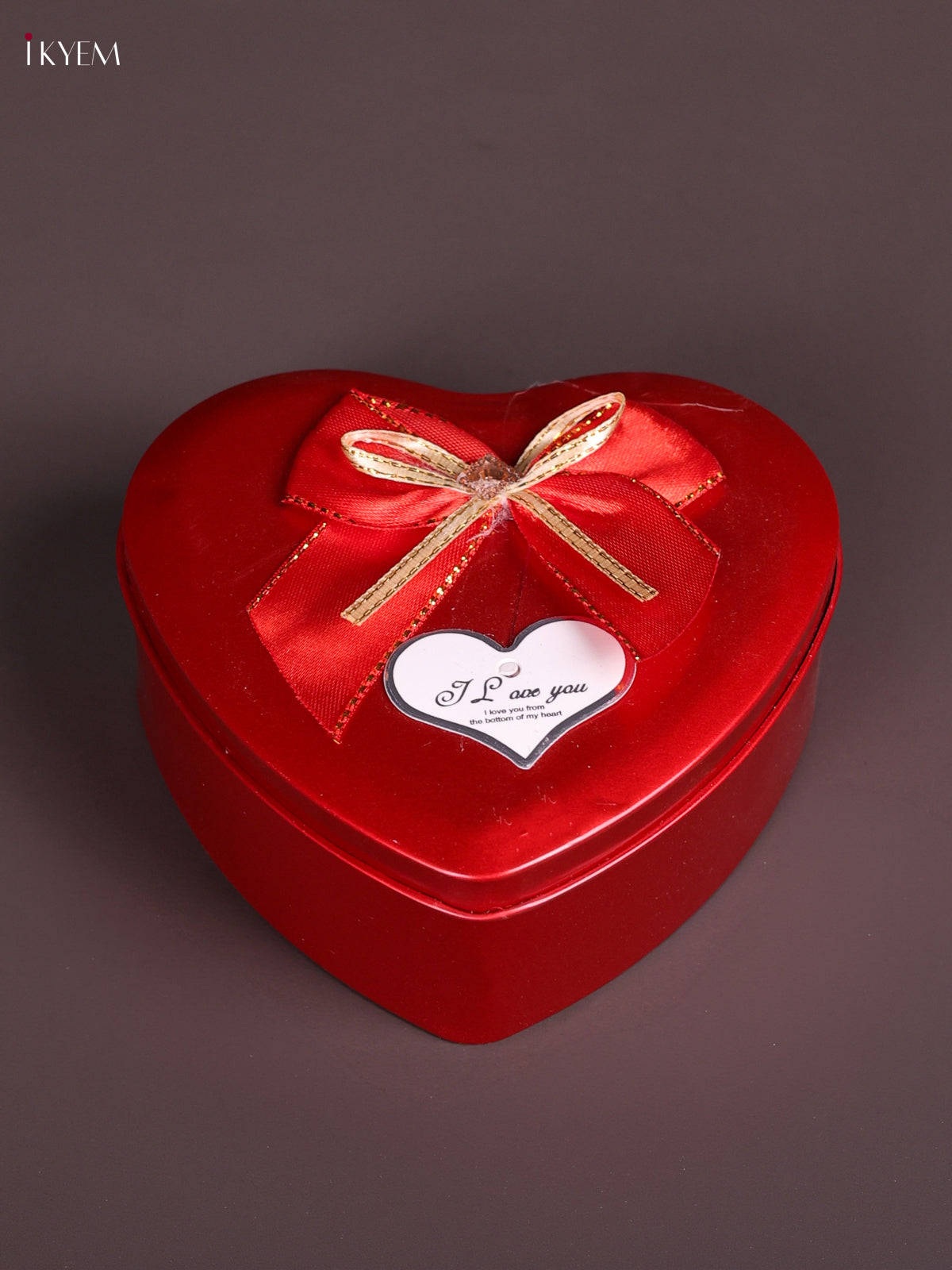 Charming Red Heart Gift Box