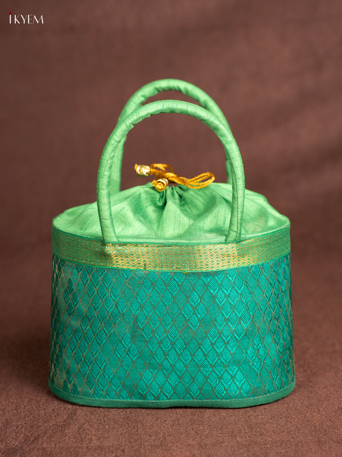 Exquisite 6 Inch Raw Silk Korai Stackable Basket In Green With Potli 1