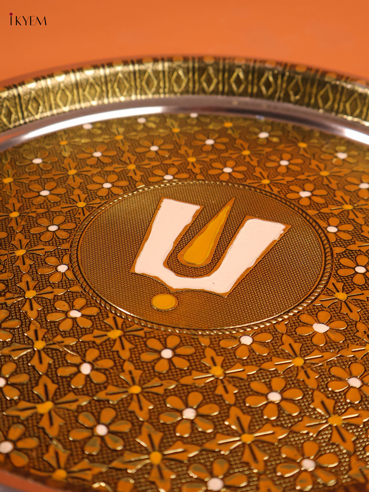 Floral Embossed Pooja Thali With Namam In The Centre 2