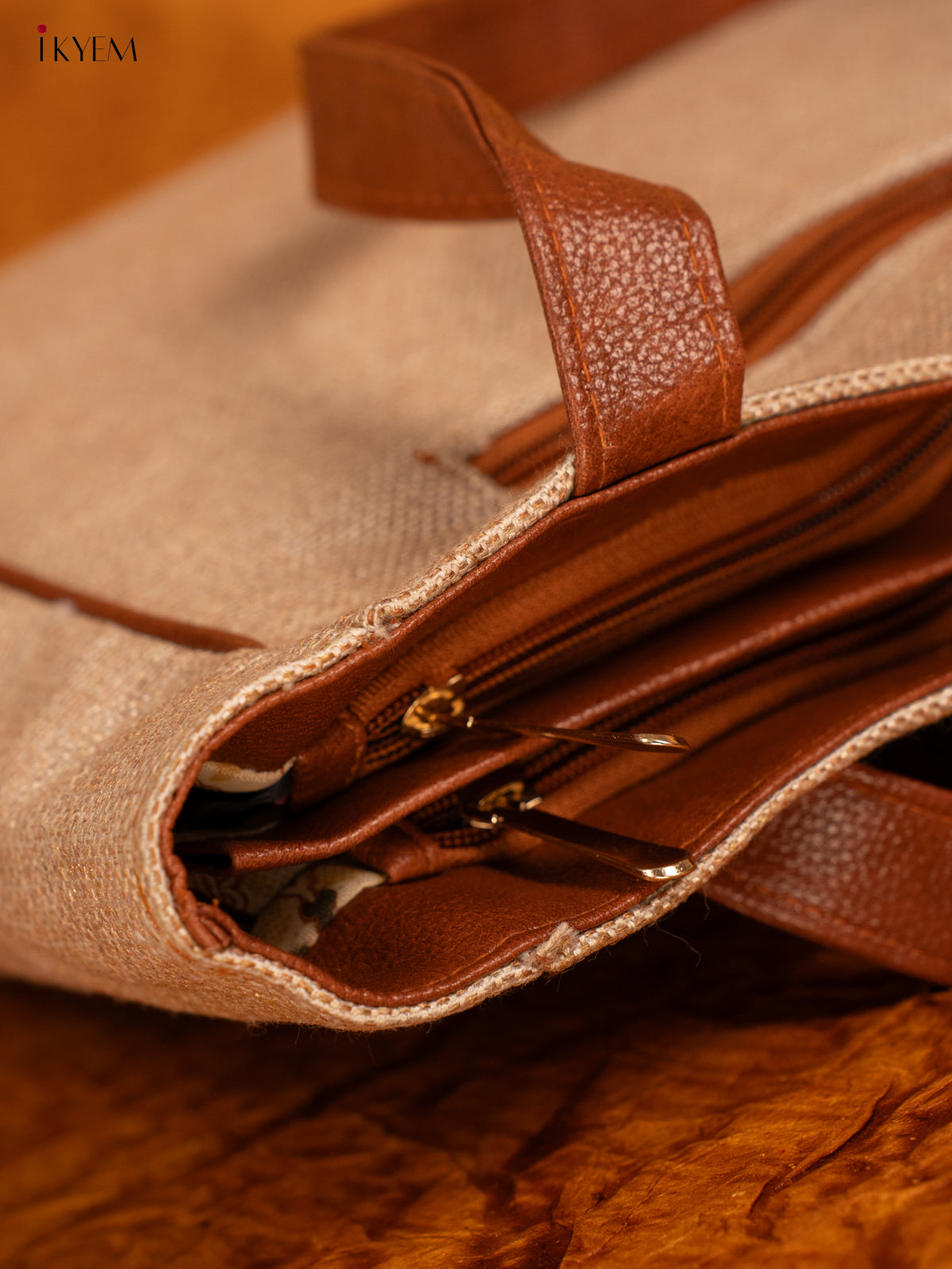 Jacquard Handbag with Coin Pouch - Cream - KA18150