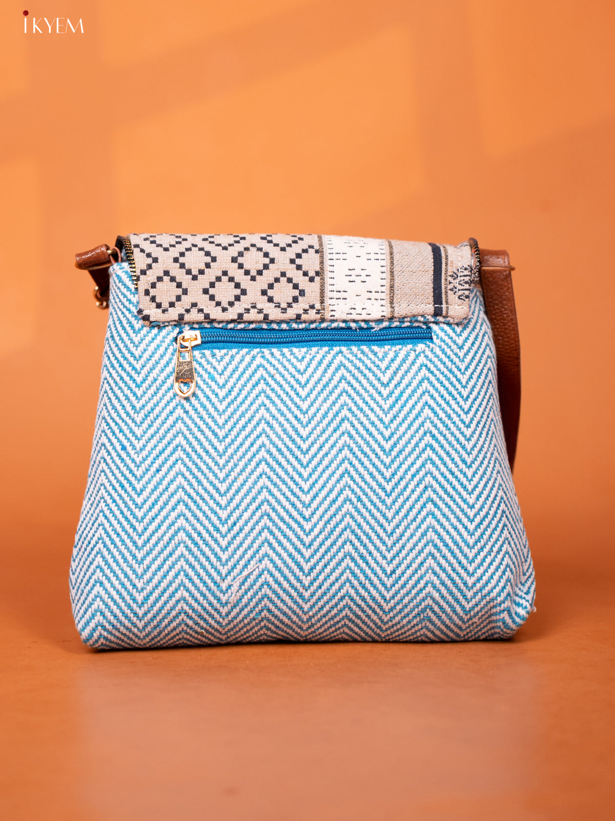 jacquard Leather Sling bag with Printed Flap - sky blue -KD26925