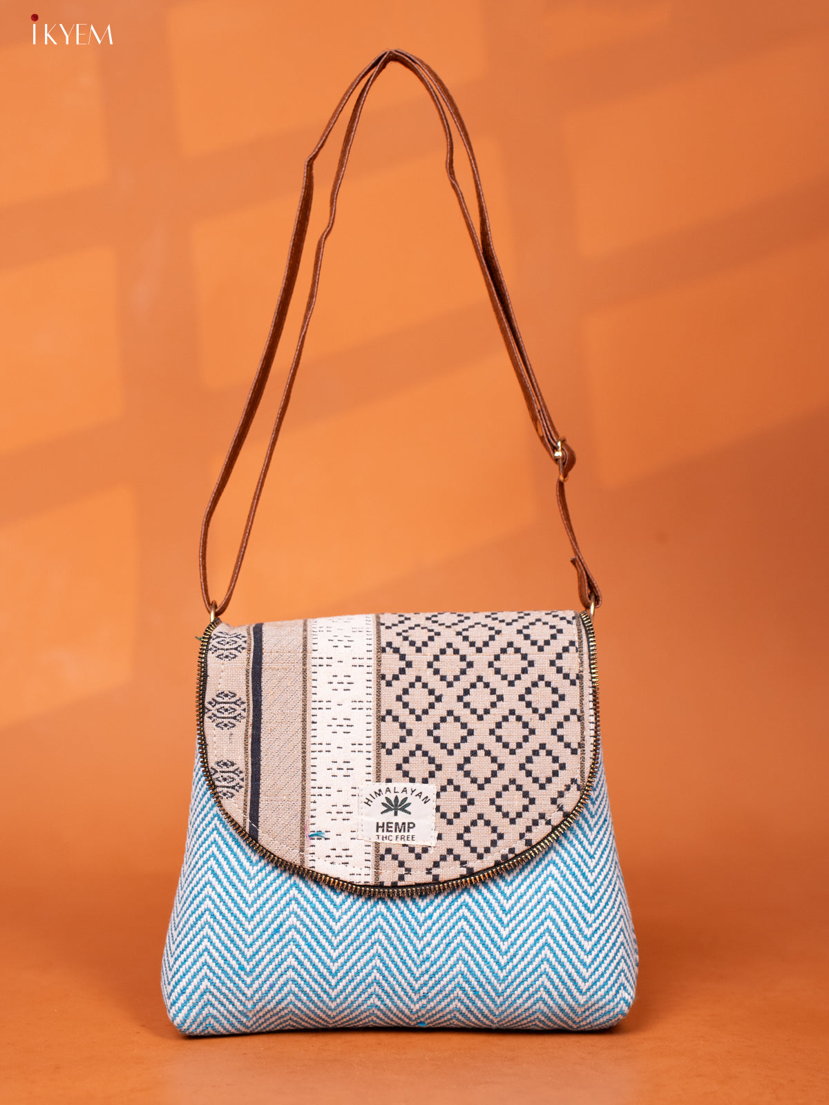 jacquard Leather Sling bag with Printed Flap - sky blue -KD26925