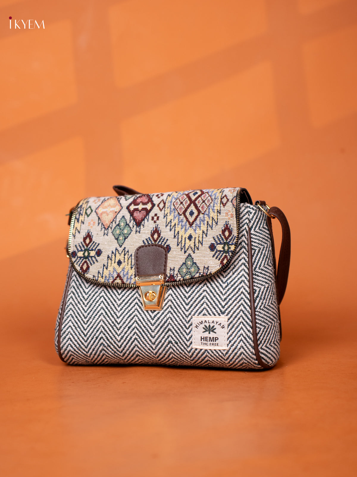 Jacquard Sling bag with Printed Gusset & Flap - Green - KD27006