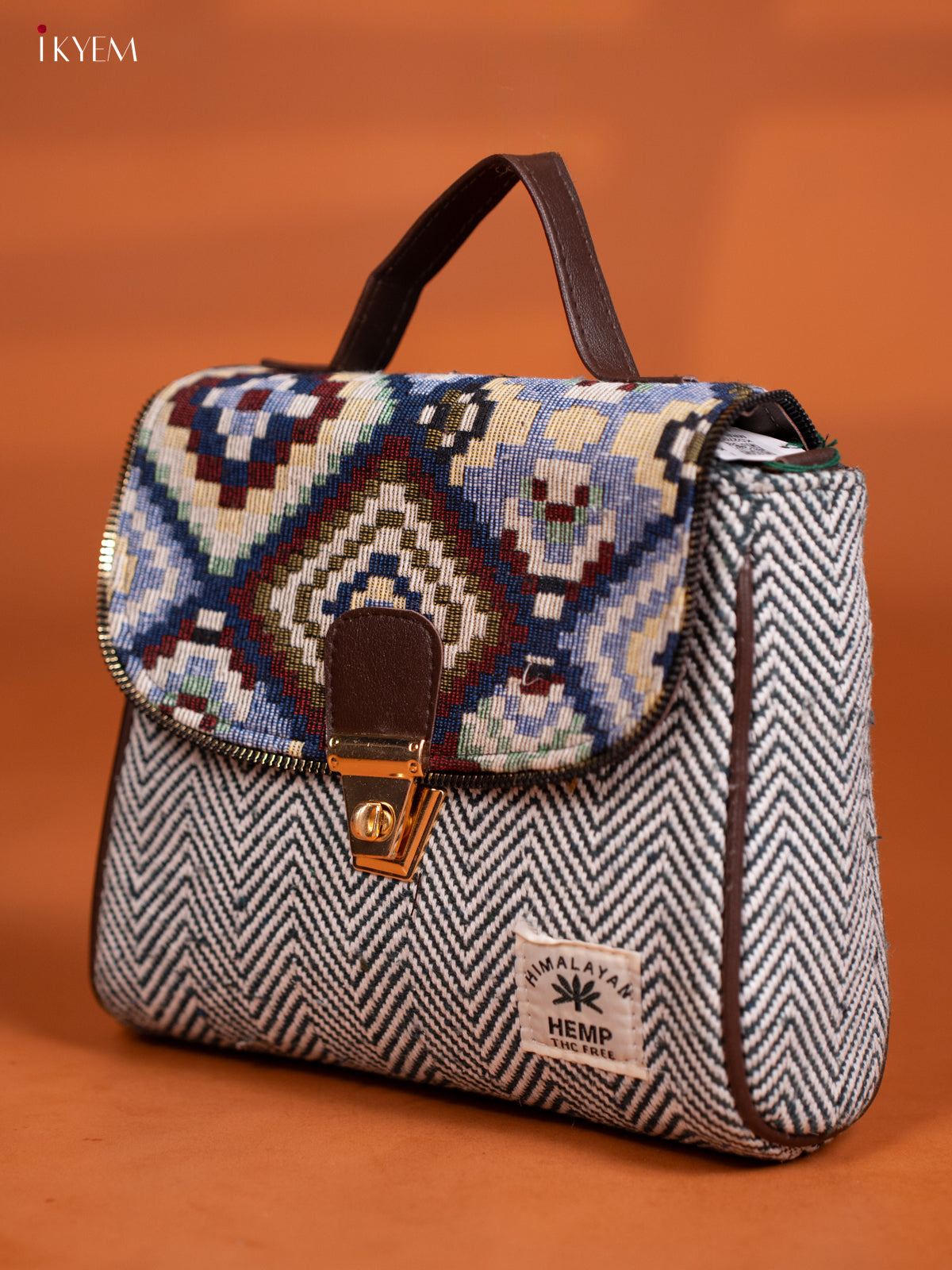 Jacquard Sling bag with Printed Gusset & Flap- Green - KD27008