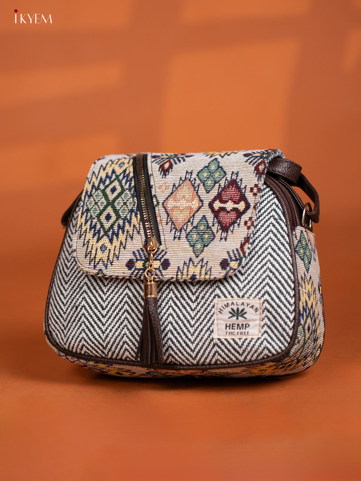 Jacquard Woven Leather Sling Bag - Green - KD27010