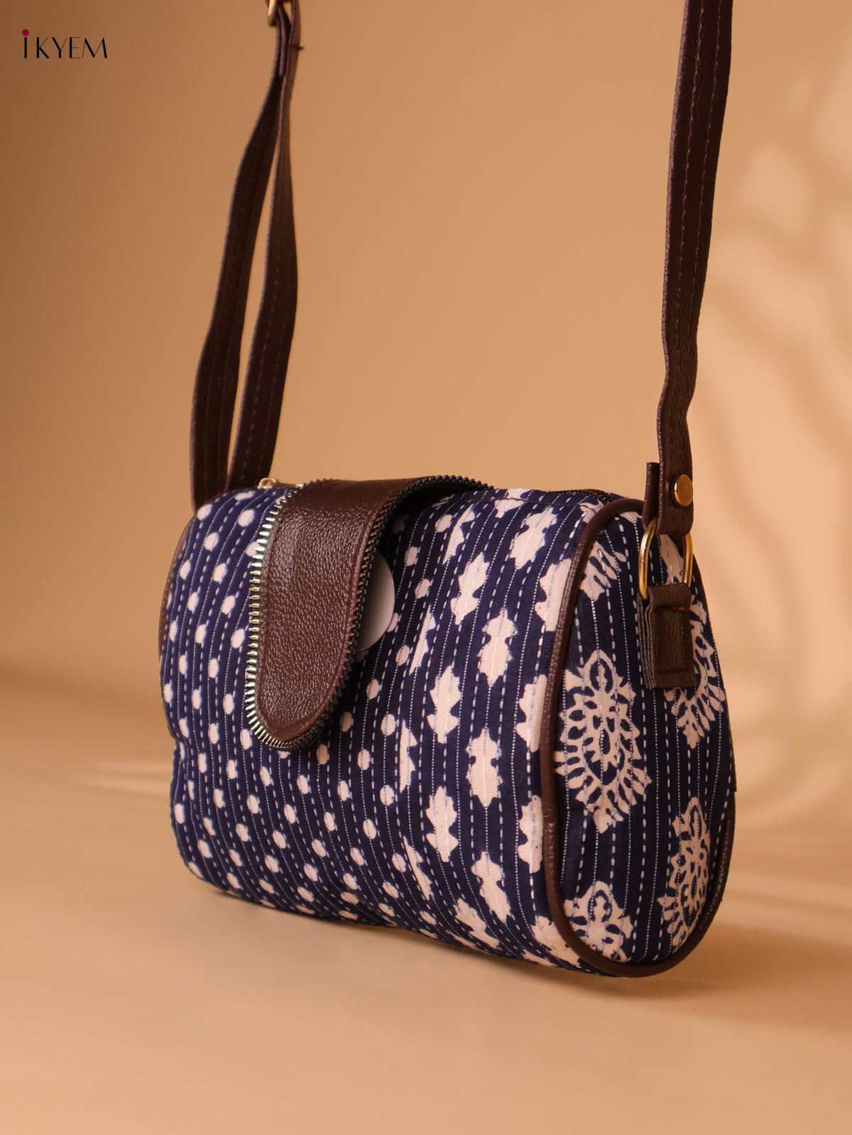 Printed sling bag -Blue & White