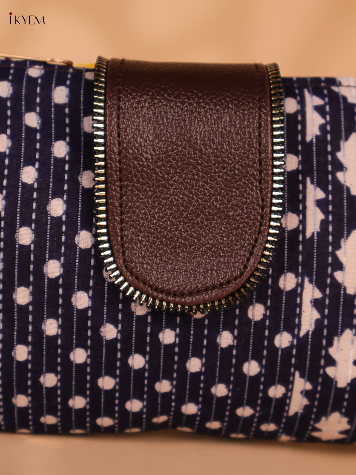 Printed sling bag -Blue & White
