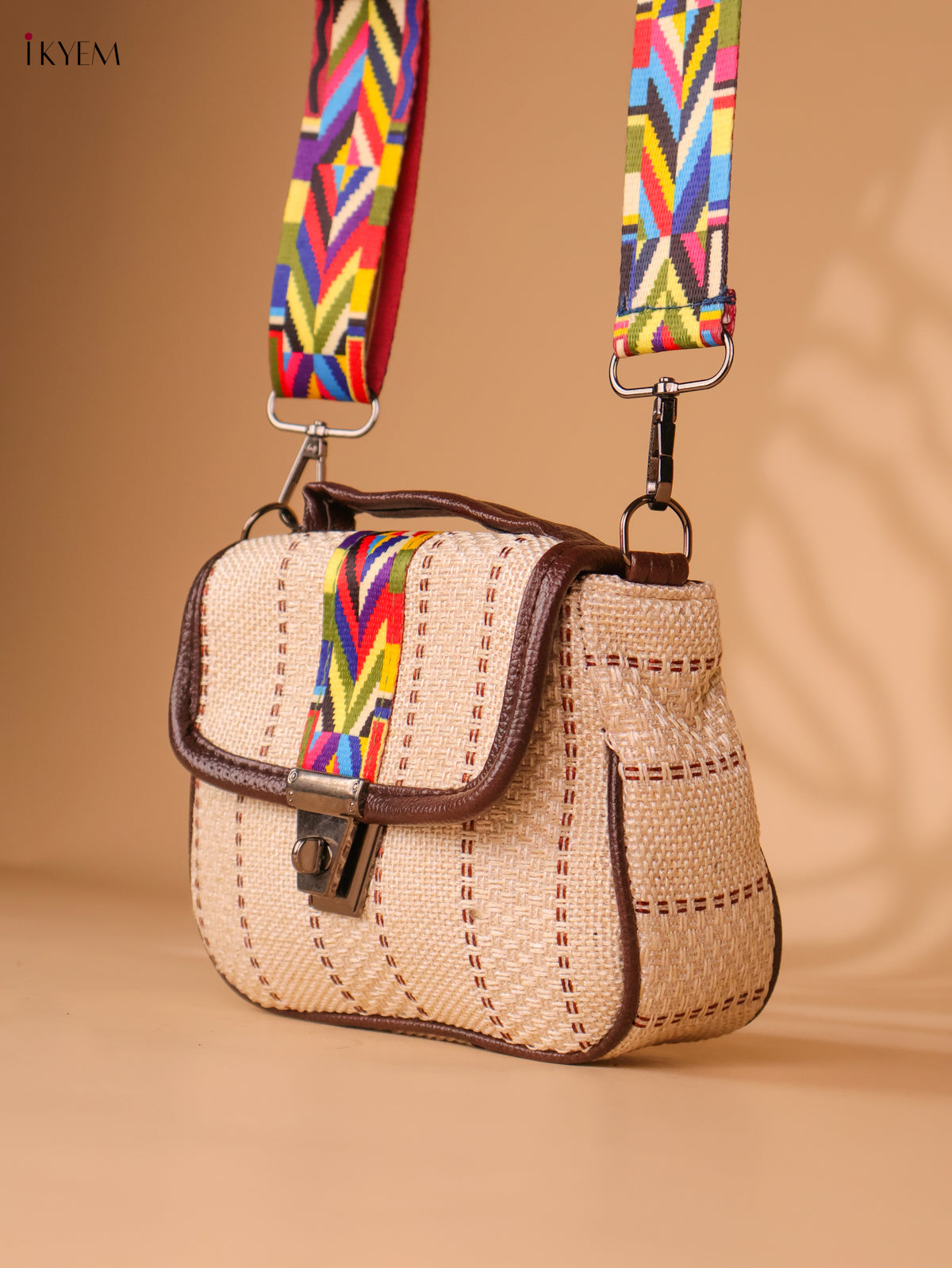 Printed sling bag - Cream