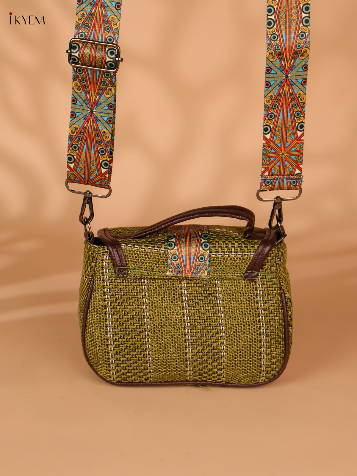 Printed sling bag - Green