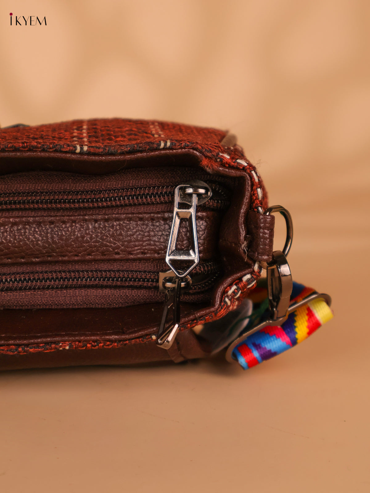 Printed sling bag - Maroon & multicolour