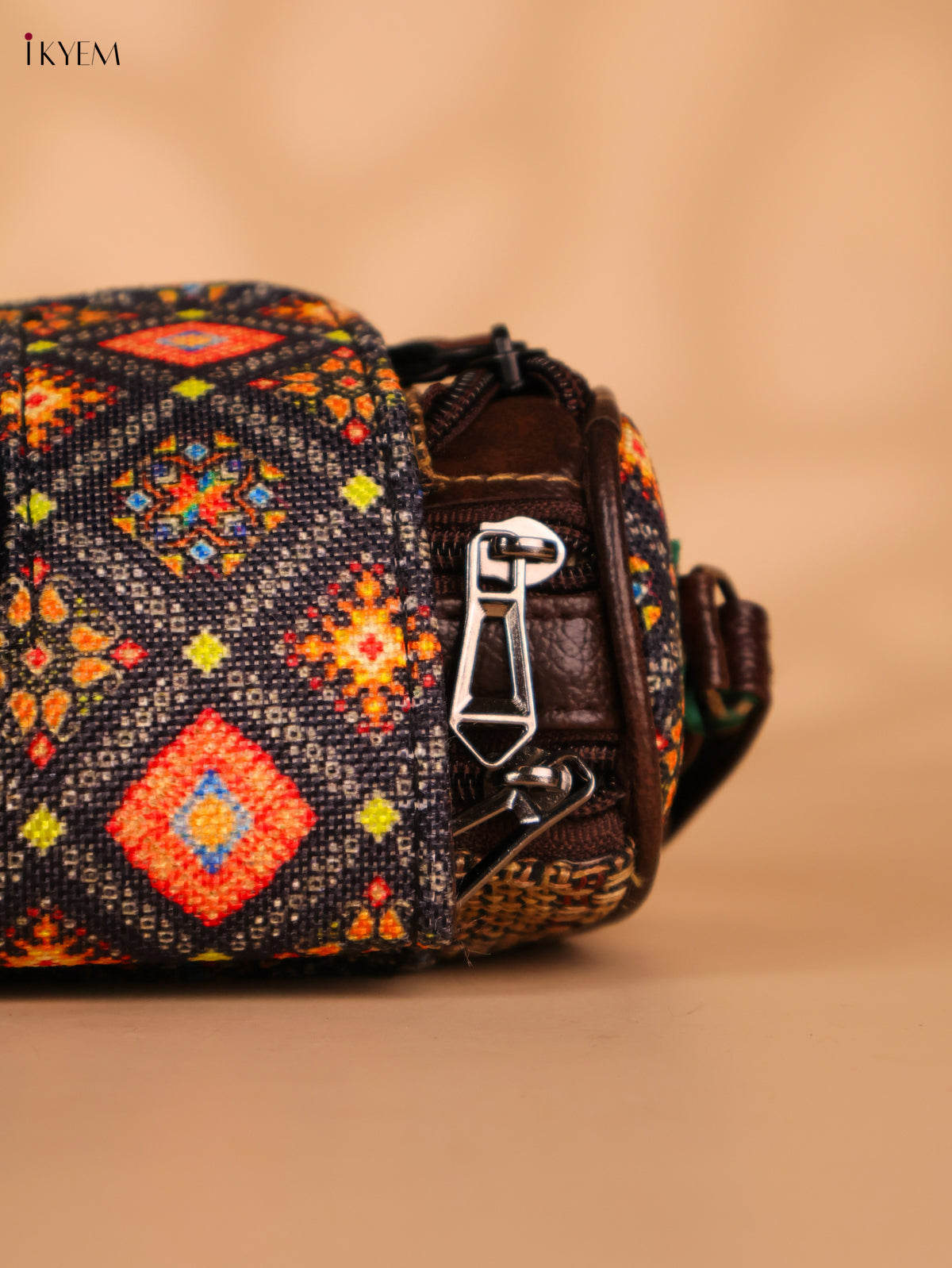 Printed sling bag - Sandal