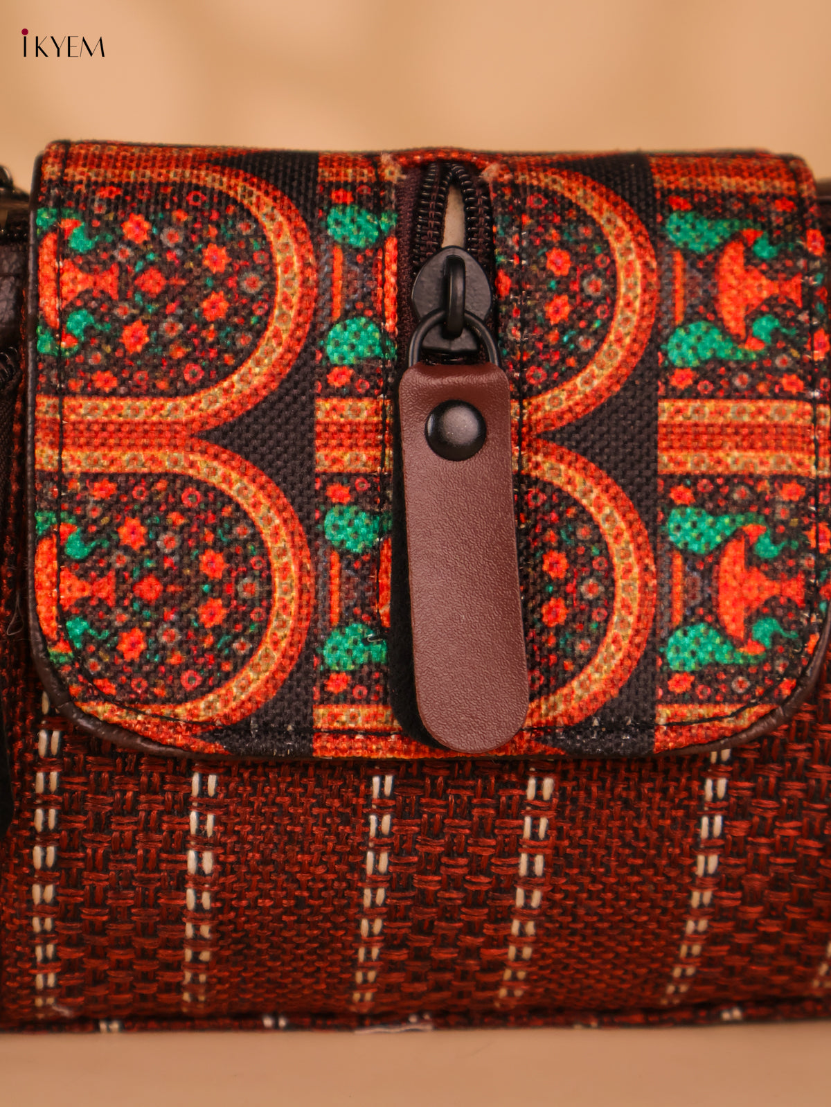 Printed sling bag - Maroon