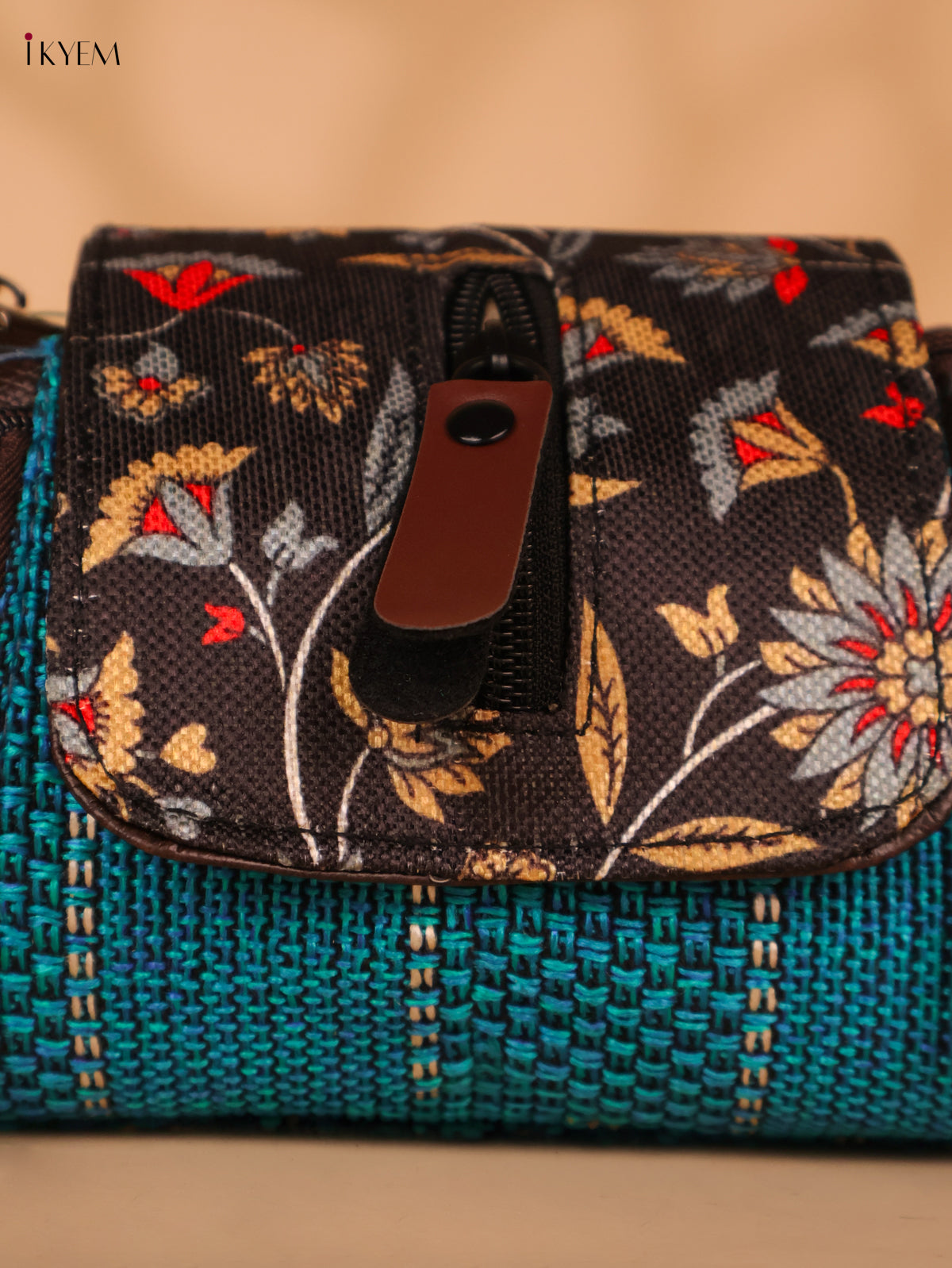 Printed sling bag - Blue