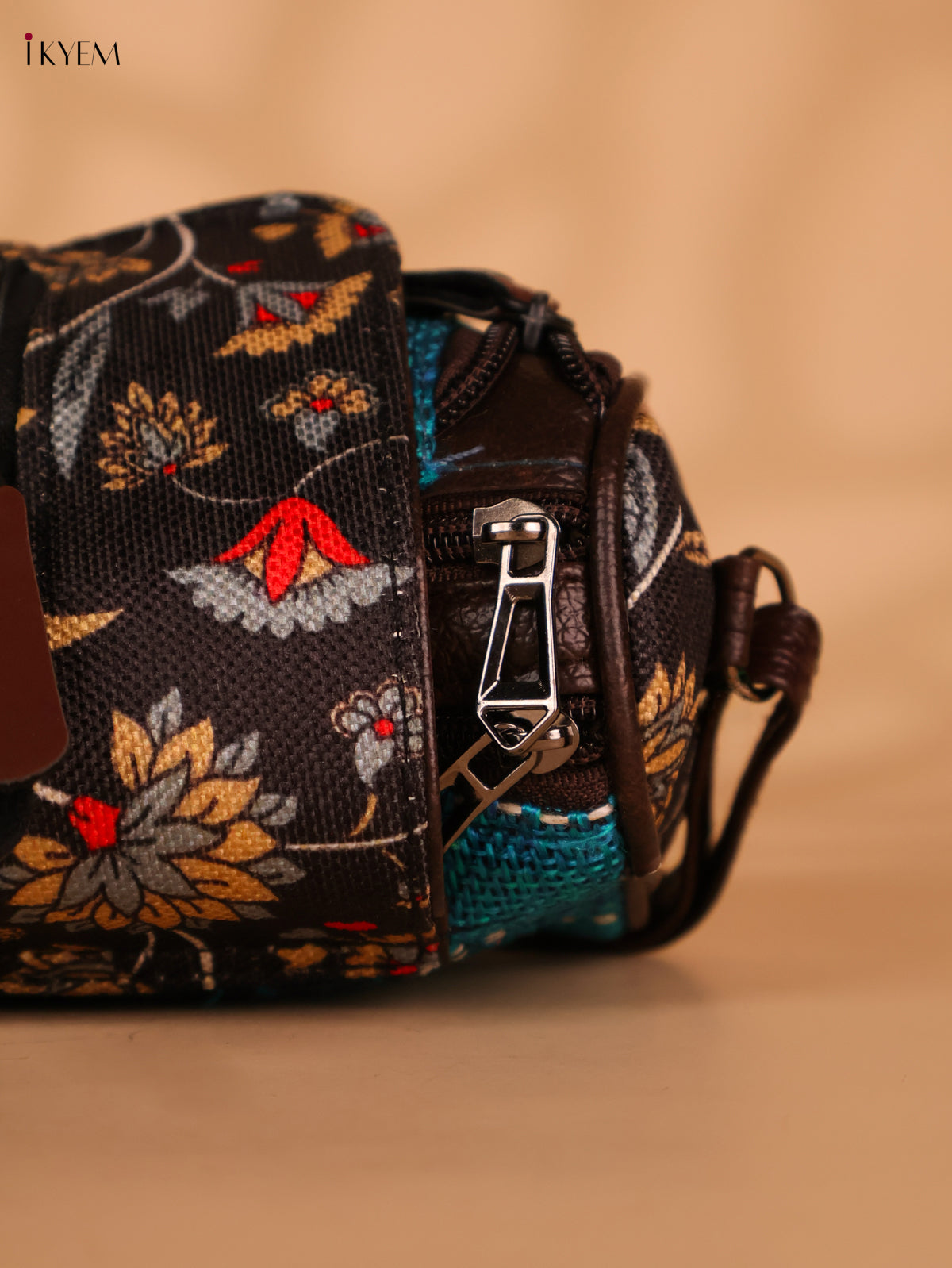 Printed sling bag - Blue
