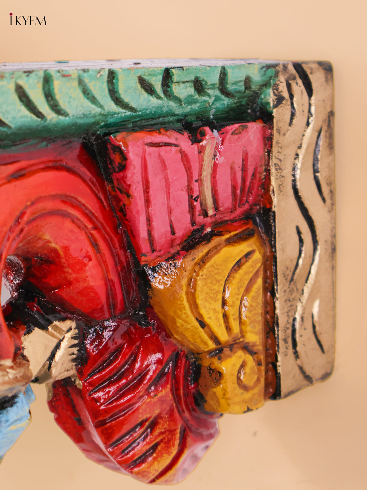 Wooden Hand Carved Painted Bodhil wall Bracket (Set of 2)(7x9)