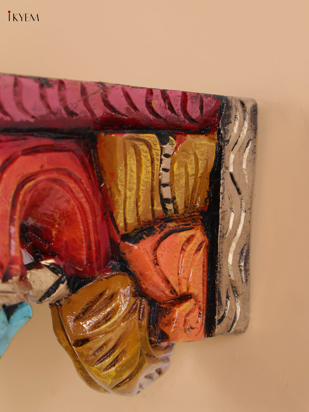 Wooden Hand Carved Painted Bodhil wall Bracket (Set of 2)(7x9)