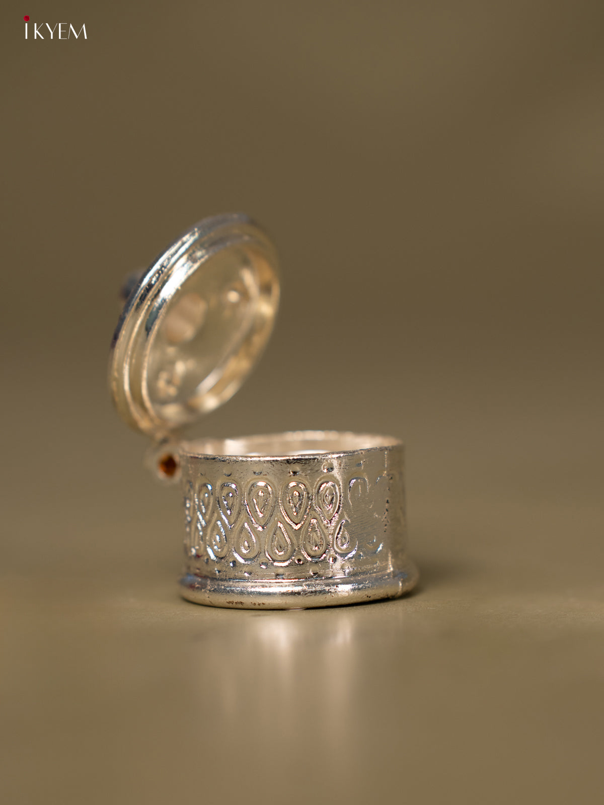Traditional Silver -2Plated Kumkum Box