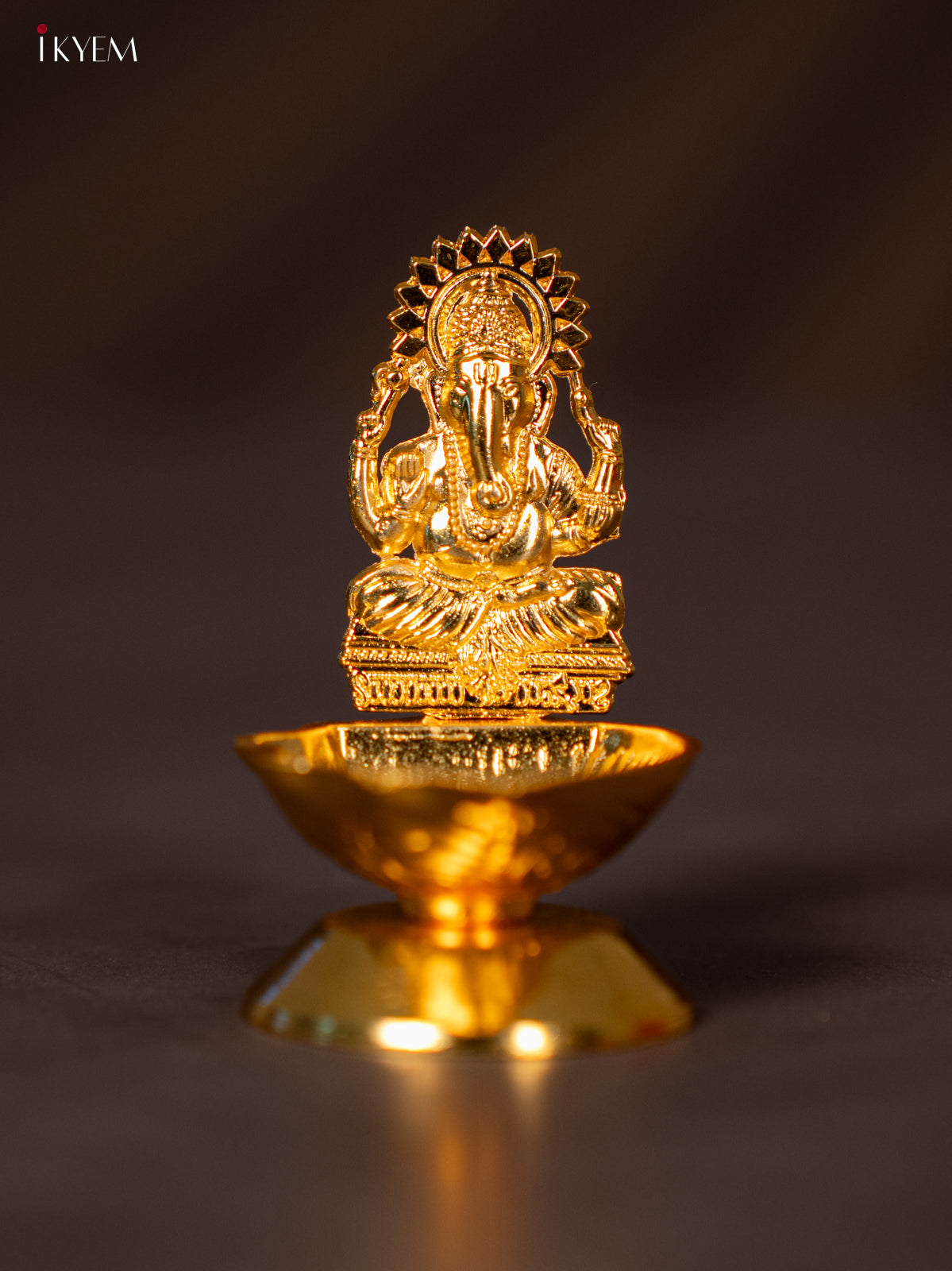 Elegant Gold Plated Shank Diya With Lord Ganesha