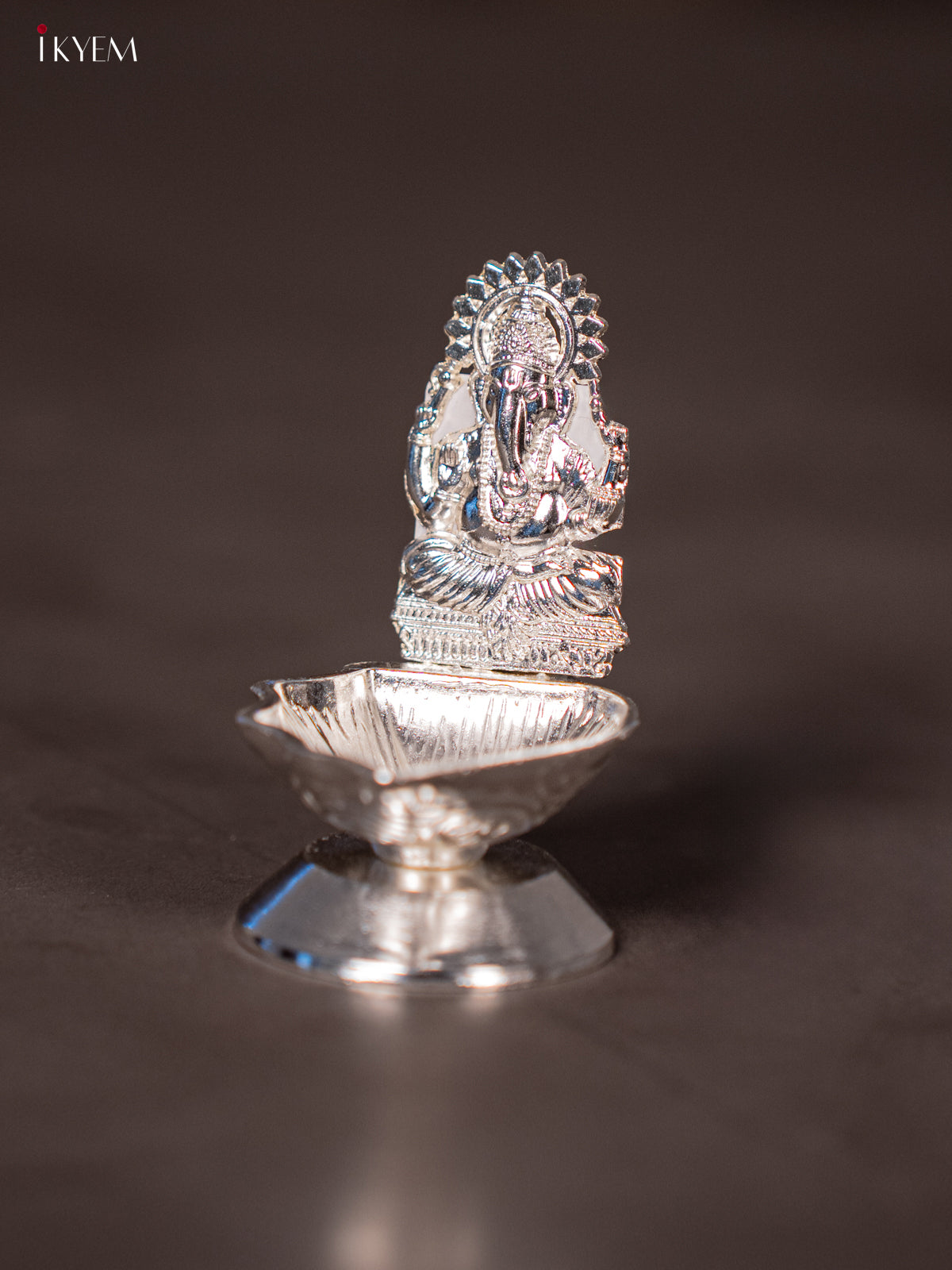 Beautiful Silver Plated Ganesha Lamp -4