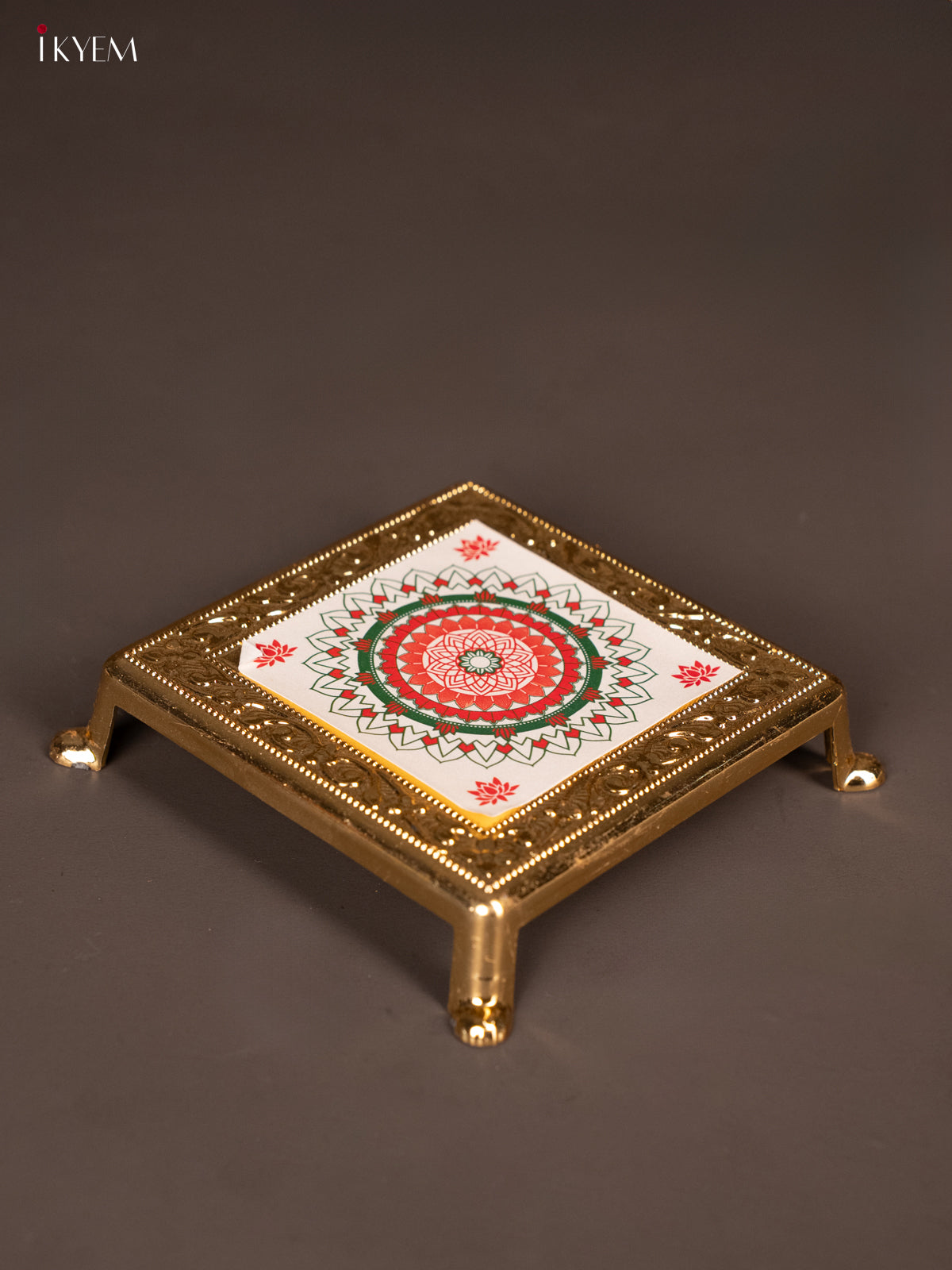 Beautiful White & Pink Plastic manai With Rangoli Design -1