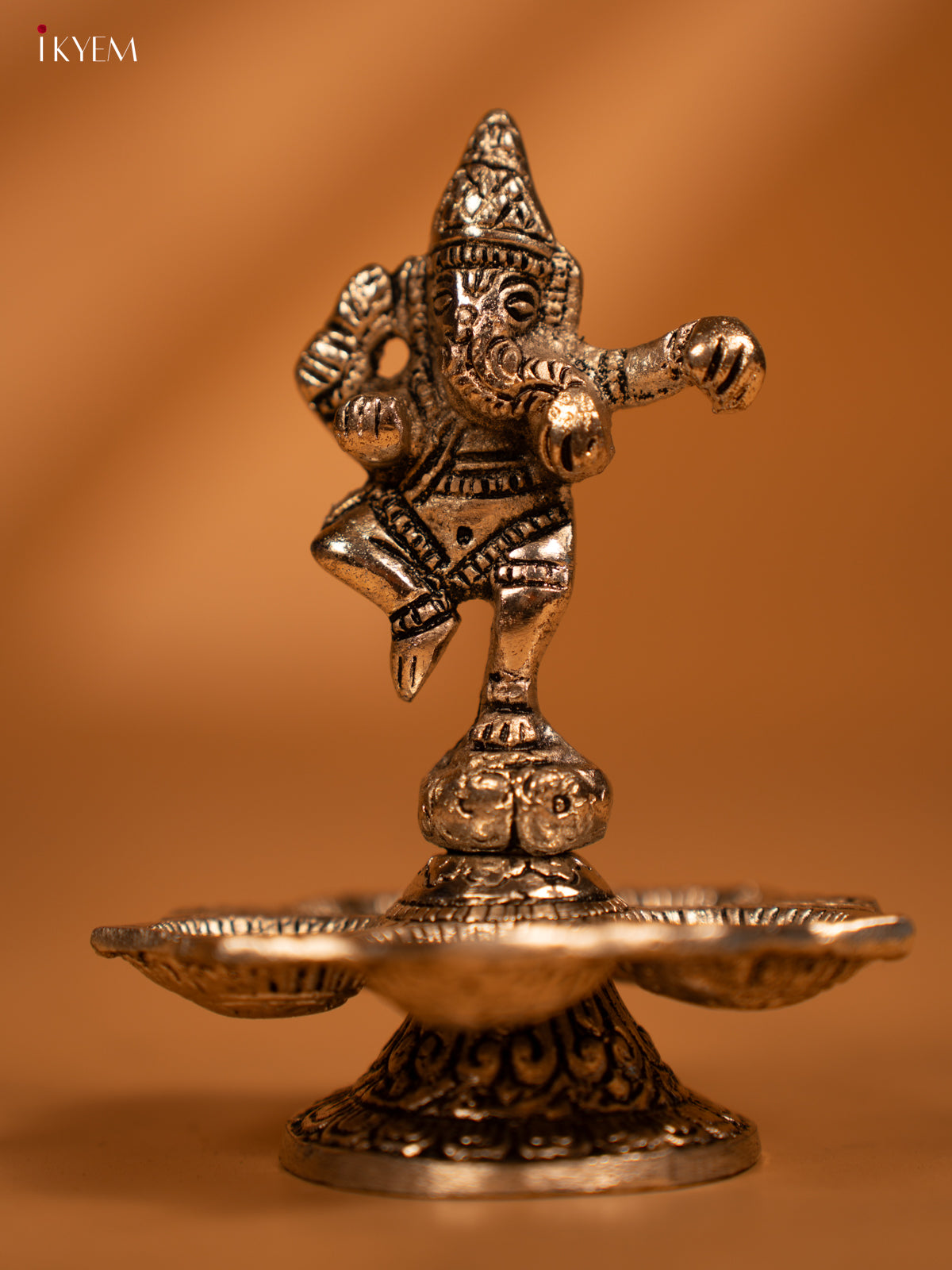 Artistic Antique Finish 5-face Silver Diya With Dancing Ganesha -5