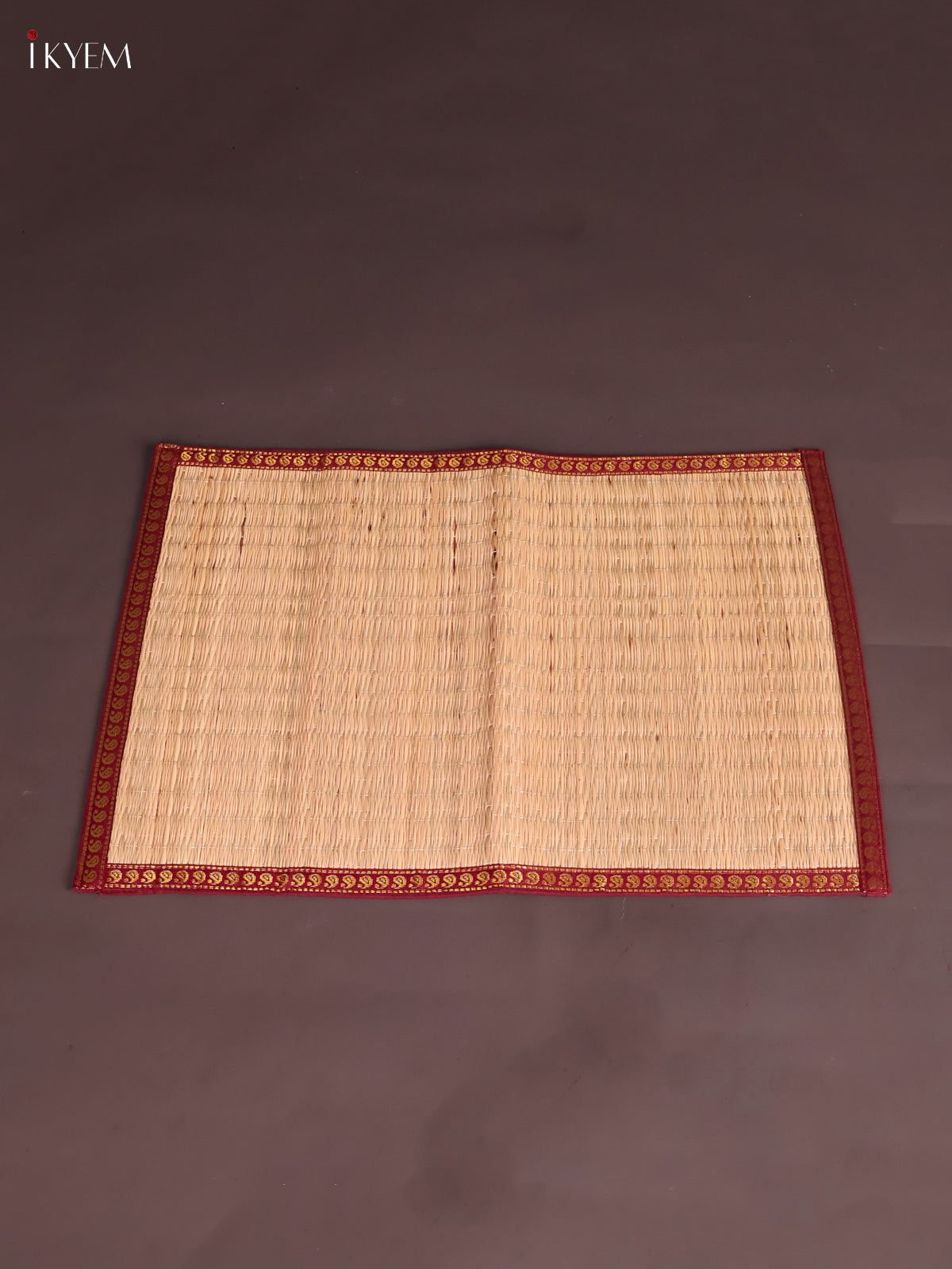 Natural Korai Grass Table Mat With Zari Border