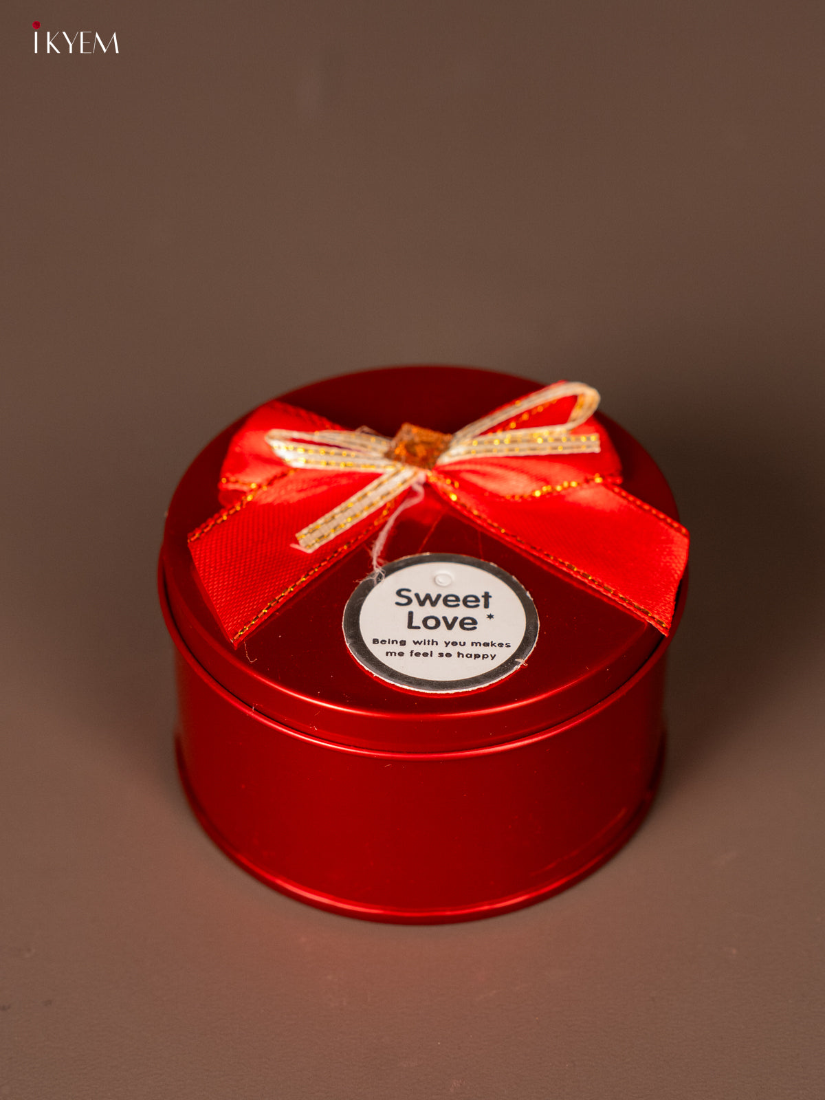 Stunning Red Round Gift Box 1