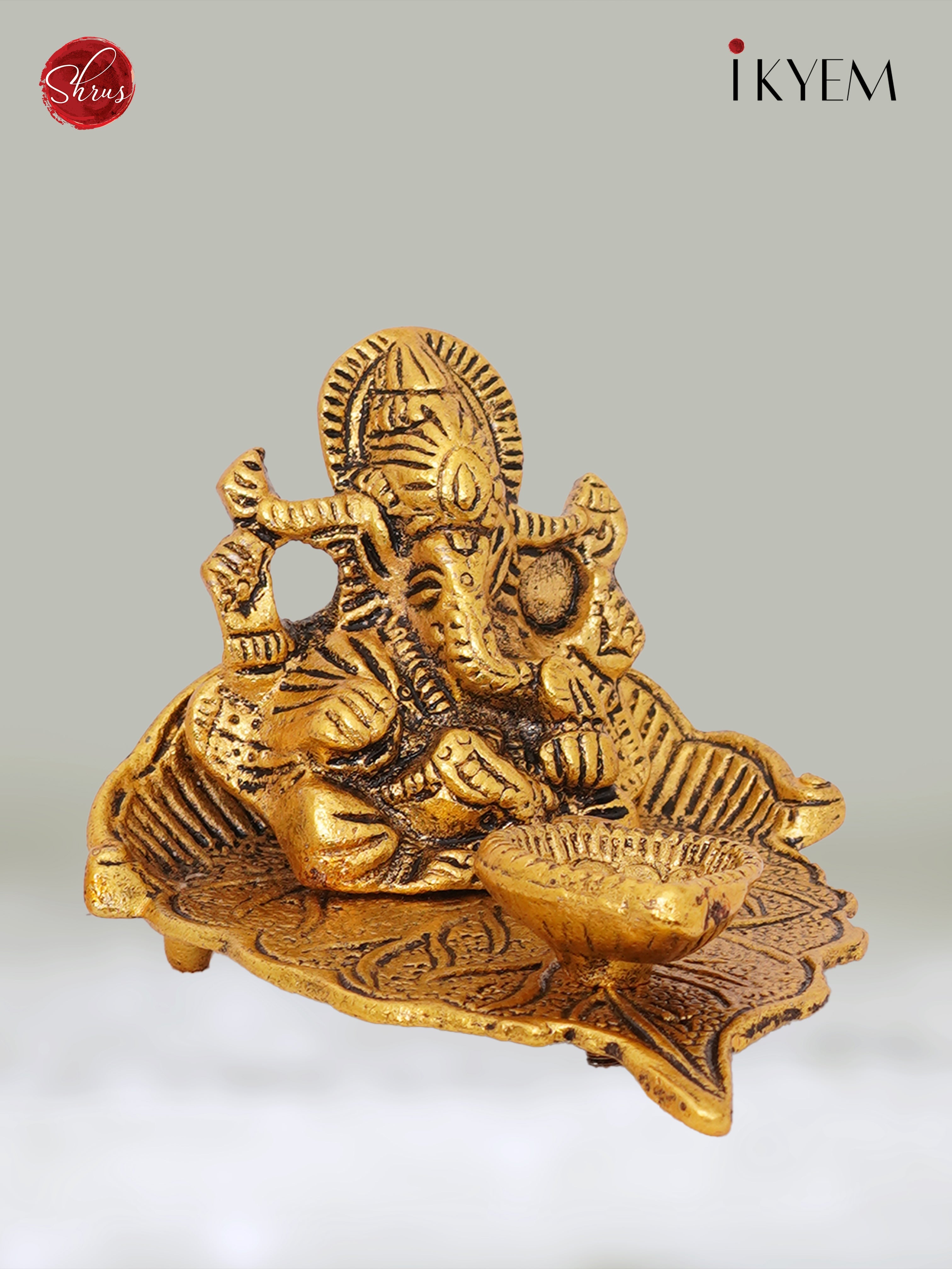 Ganesha idol with lamp - Pooja Article