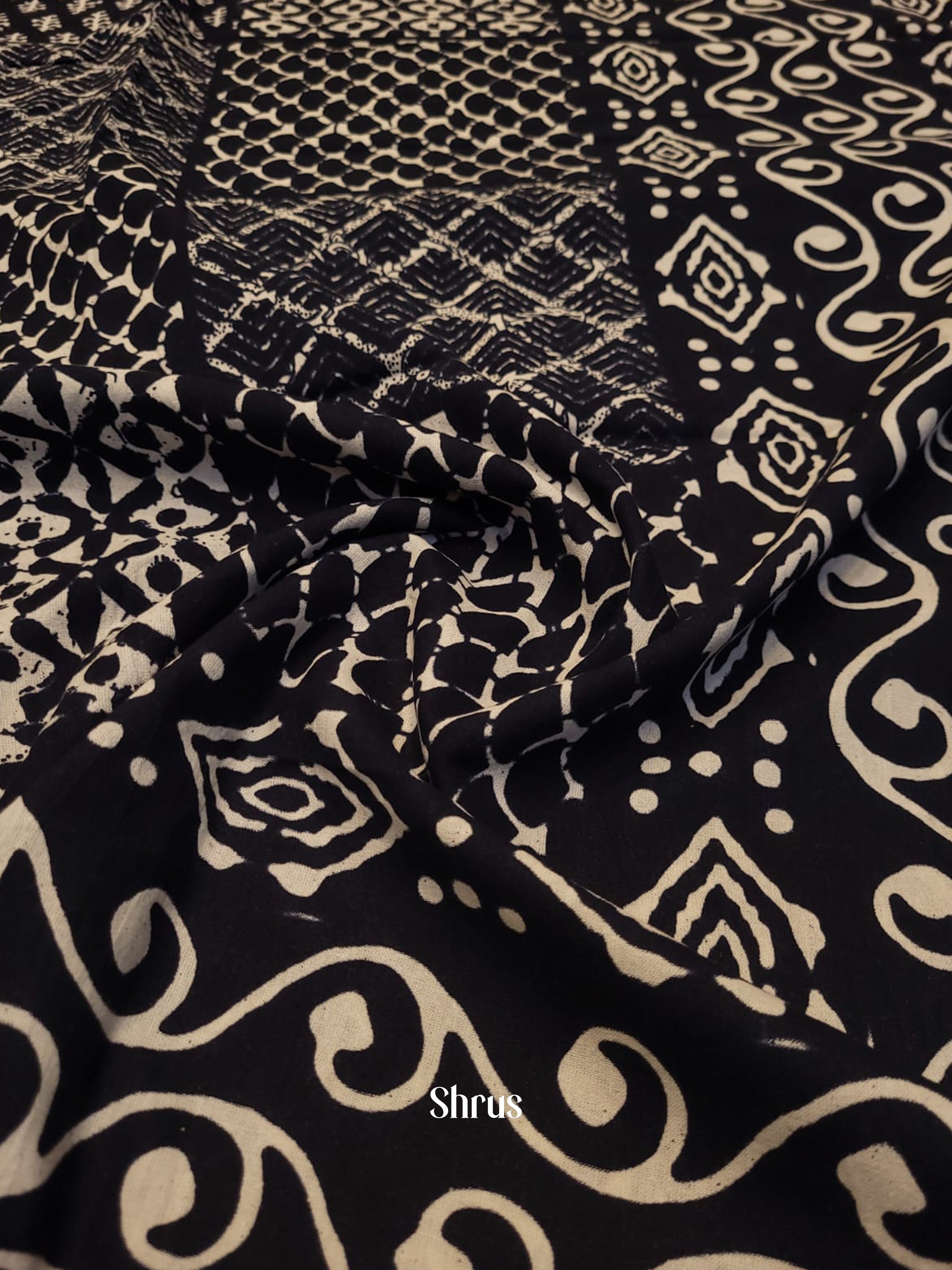 Black & Cream -Bed Spreads