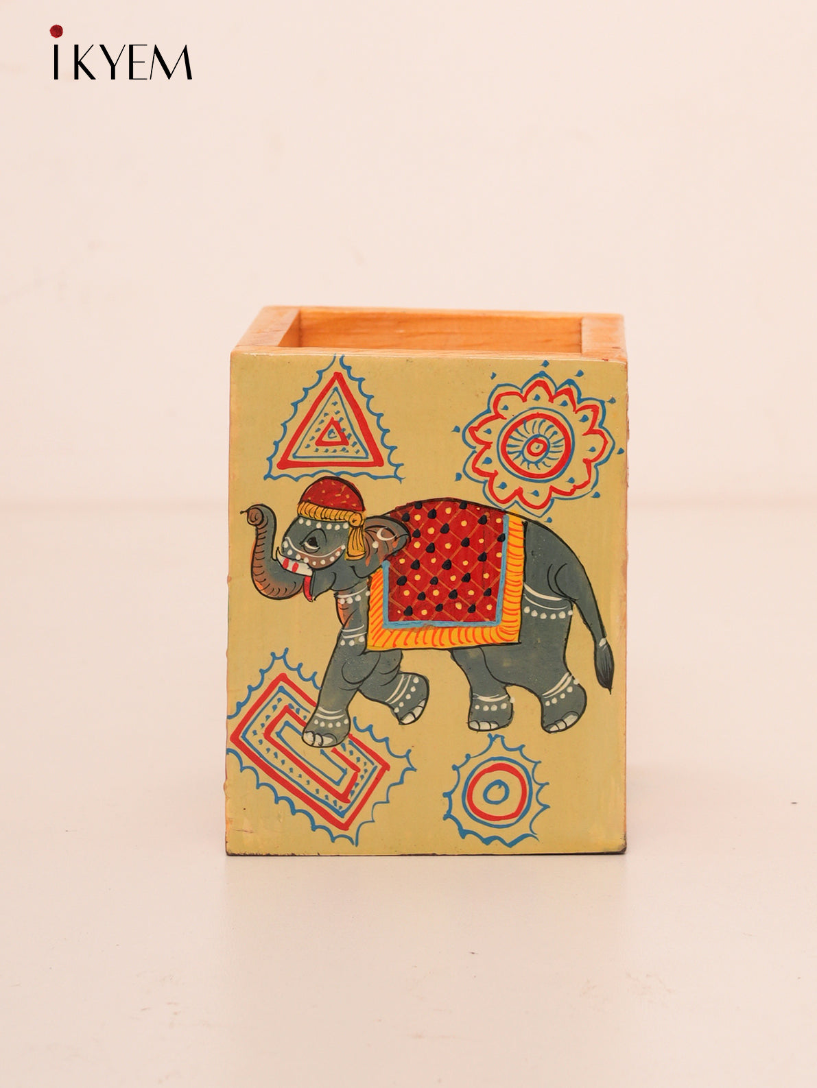 Hand painted Wooden Pen Stand - 4GJ03594