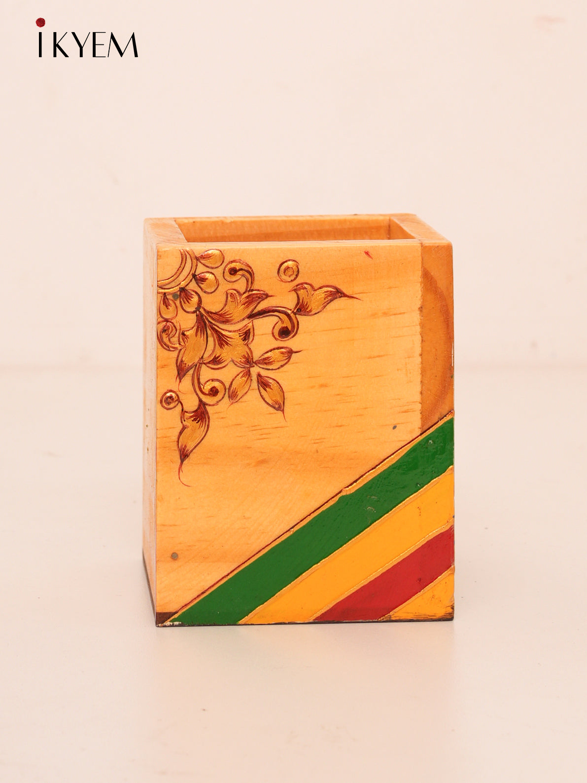 Hand painted Wooden Pen Stand - 4GJ03594