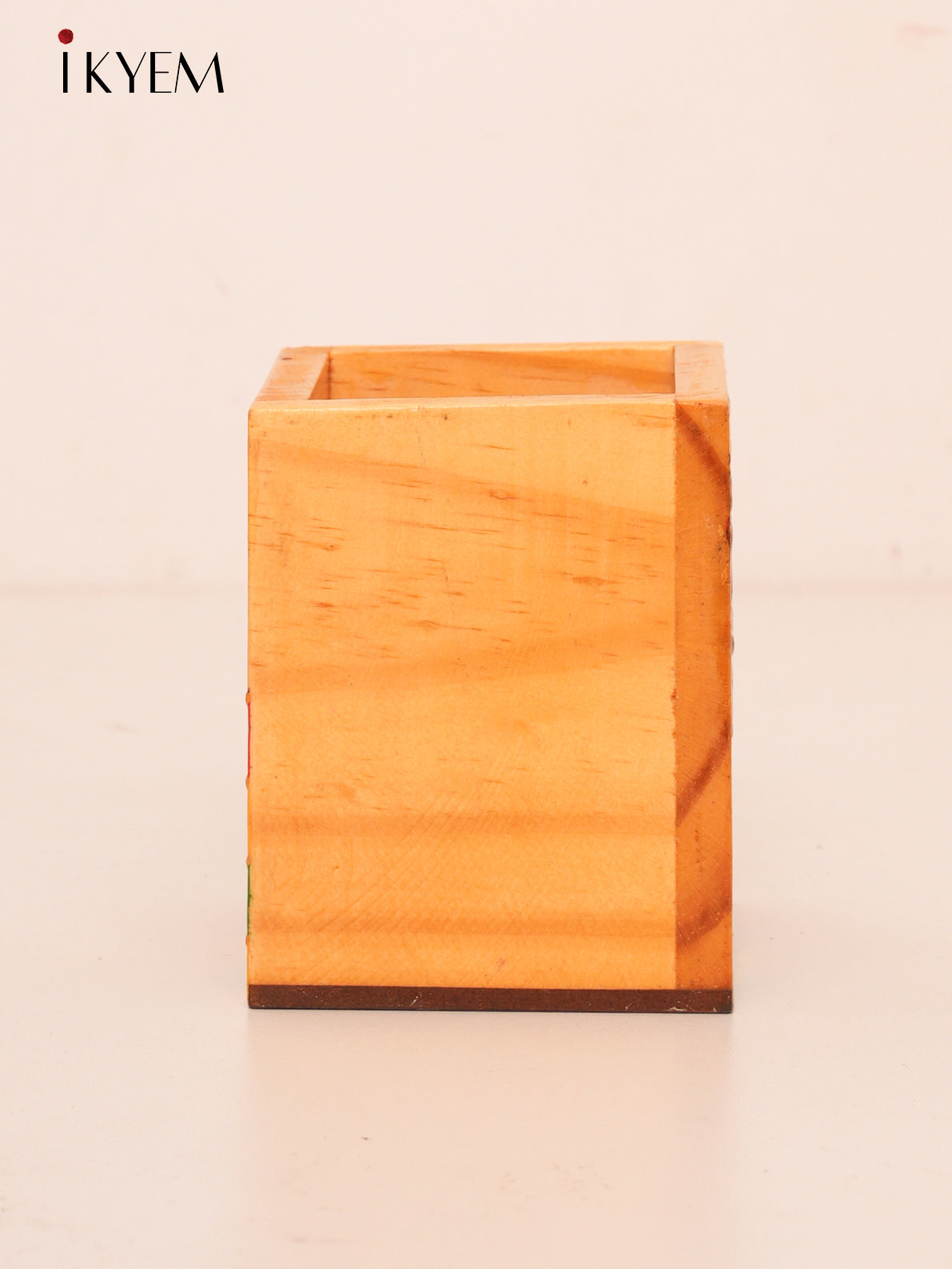 Hand painted Wooden Pen Stand - 4GJ03594