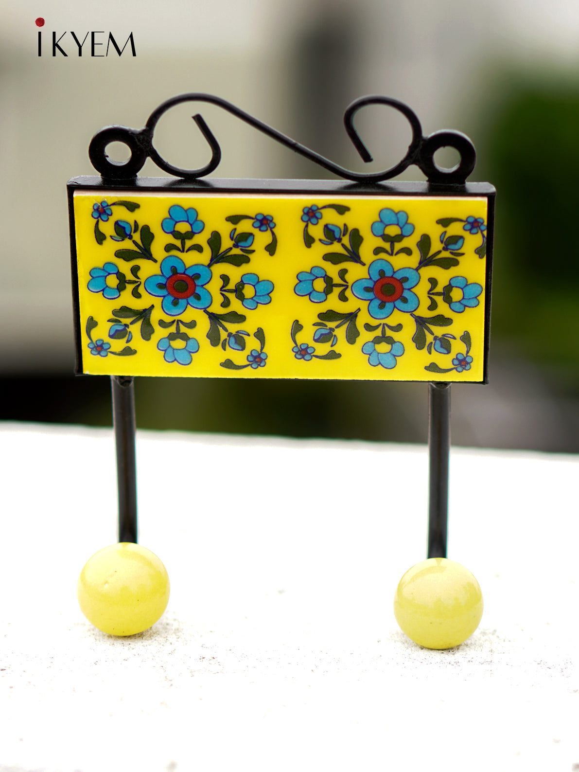 Fancy Ceramic Hanger