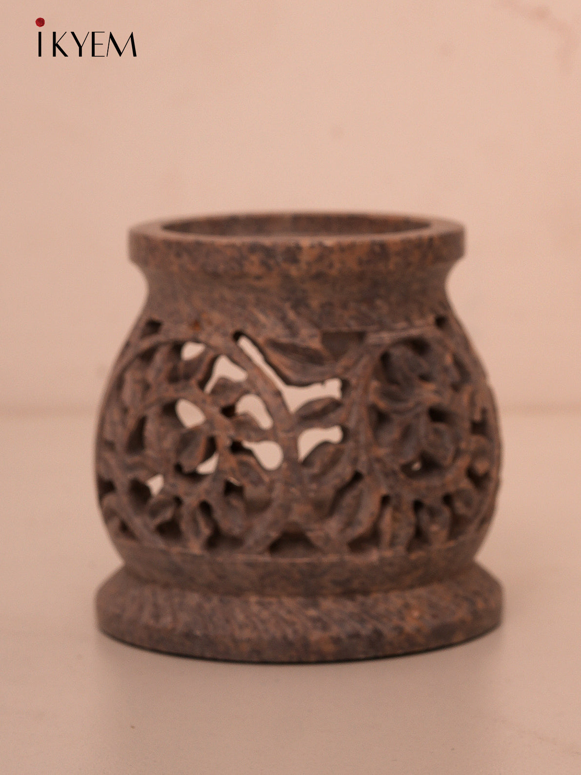 Handcarved T-lite Holder
