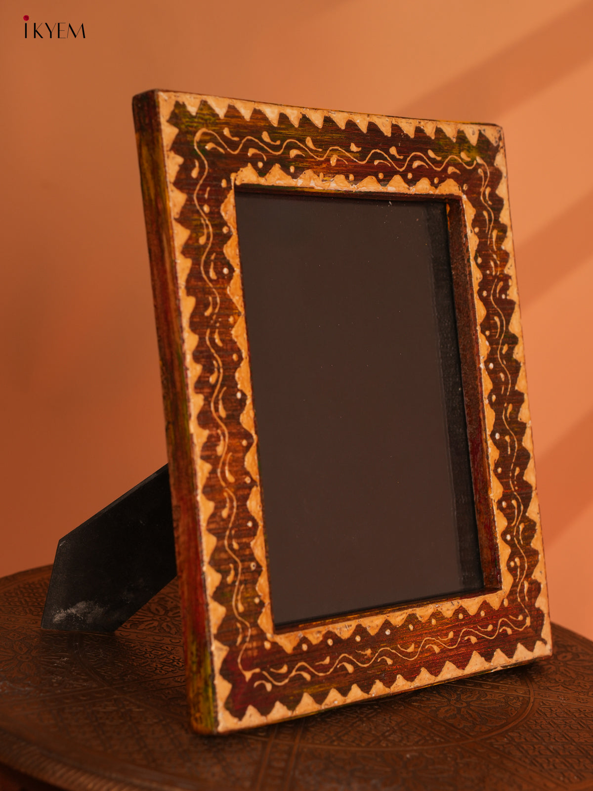 wooden hand painted photo frame - 13 Inch - 4IJ30022