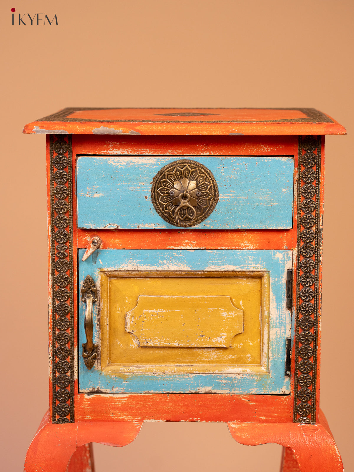 Vintage Inspired Side Table with Brass Accents - (33×16) Inch - 4JJ04046