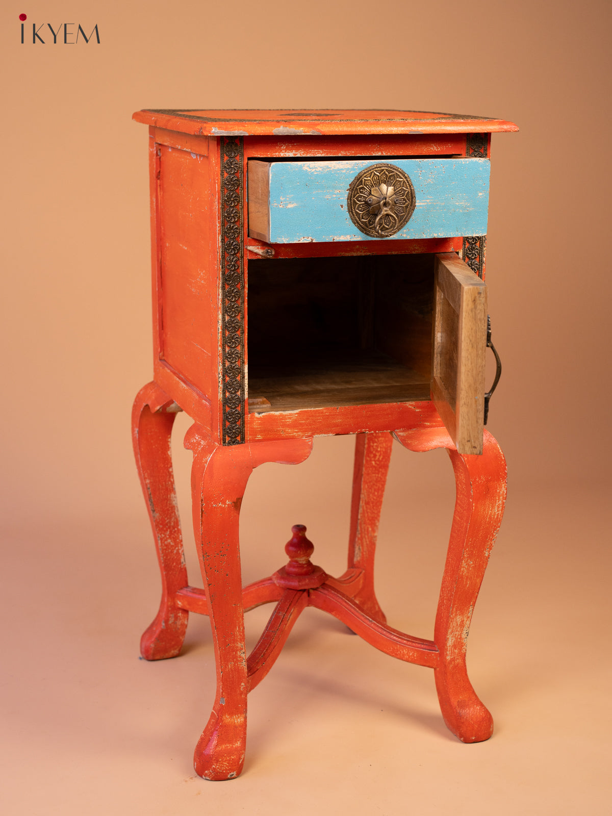 Vintage Inspired Side Table with Brass Accents - (33×16) Inch - 4JJ04046