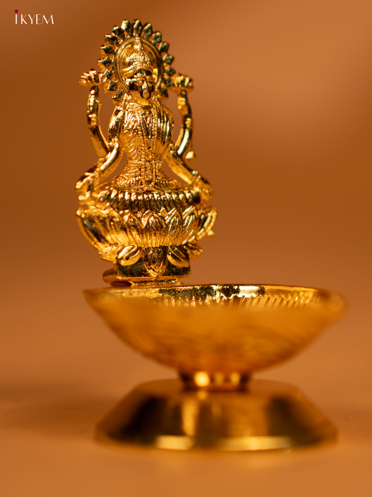 Chic Gold Plated Shank Oil Lamp With Goddess Lakshmi Design 3