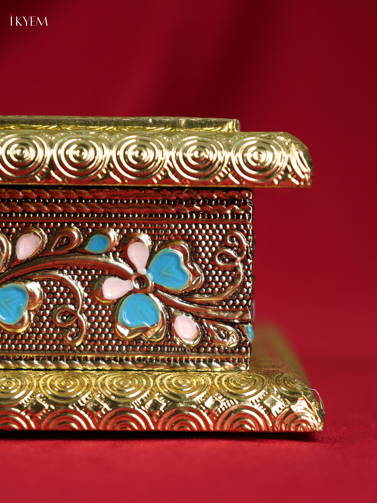 Chic Wooden Dry Fruit Box In Blue & White With Peacock Design 3