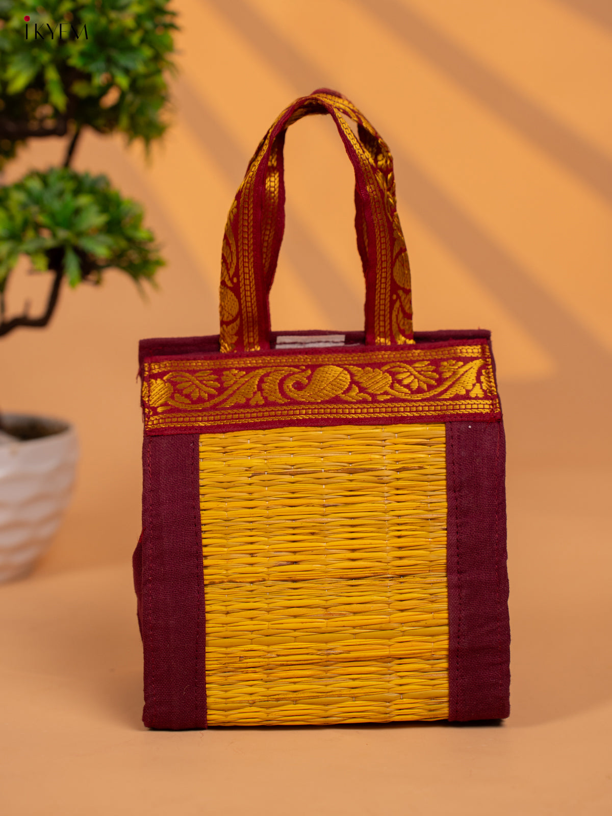 Return Gift Korai Bag with Zari Woven Borders  - KB11122