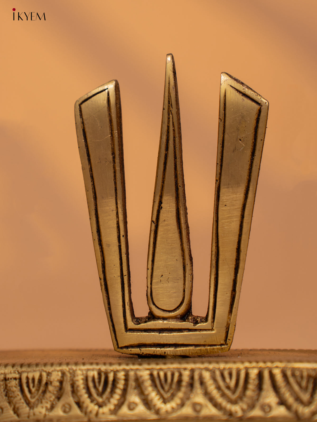 Brass Shank Chakra Naama Stand - Antique Finish - (4×8)- KB12112
