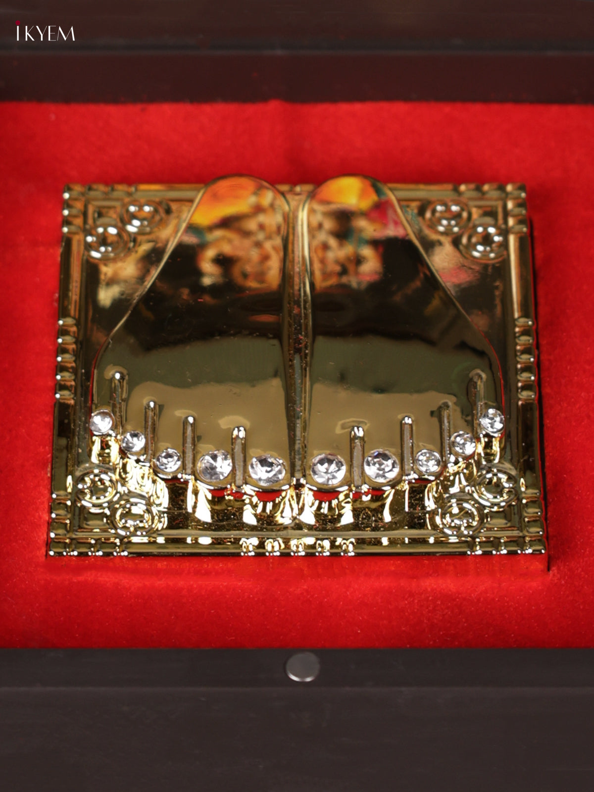 Dark Color Paduka Box With Lord Ganesha Picture & Footprint