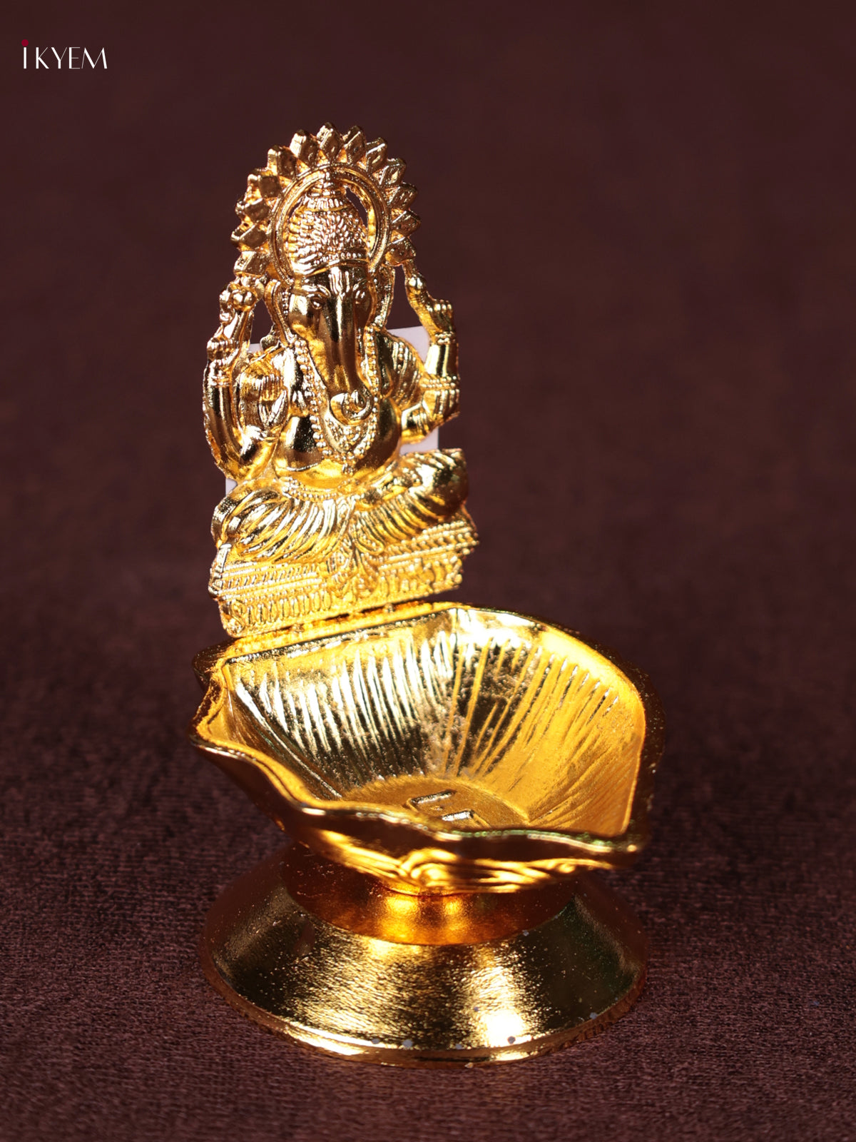 Elegant Gold Plated Shank Shaped Diya With Lord Ganesha Design 2