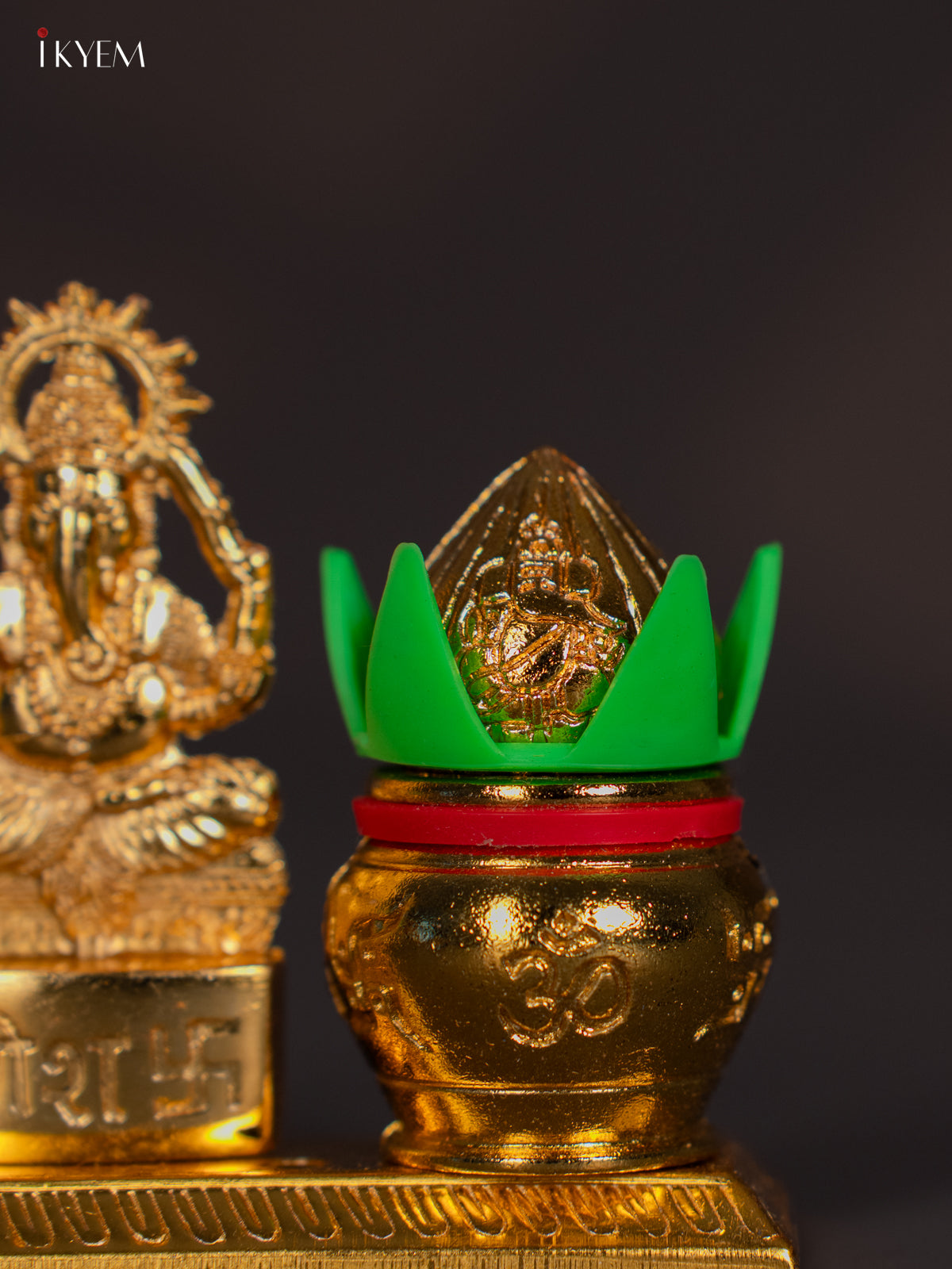 Exquisite Gold Plated Lakshmi Ganesha Idol with Kalash 2