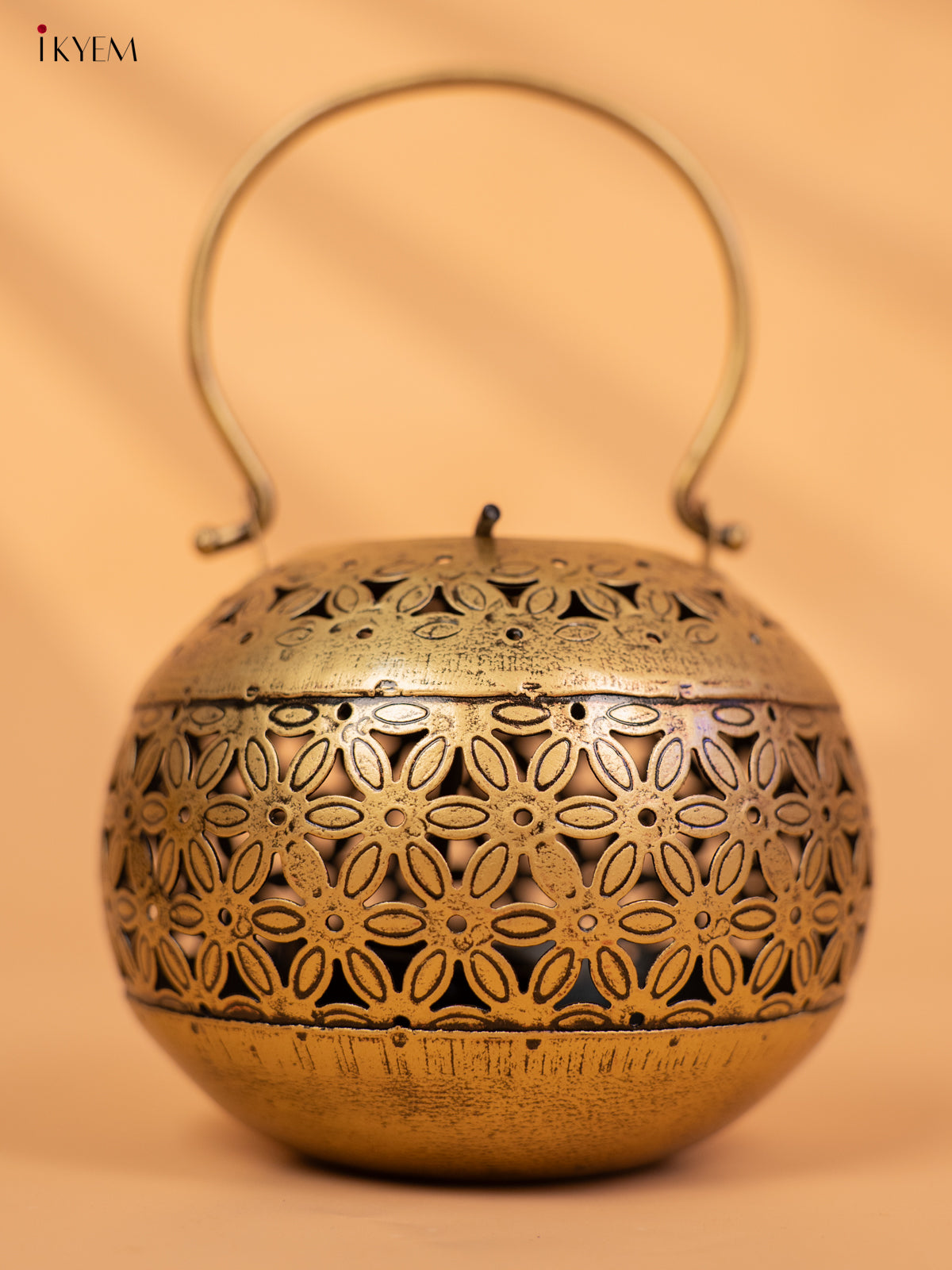 Iron Hanging T-light in Jhaali Pattern - Small - KA21111