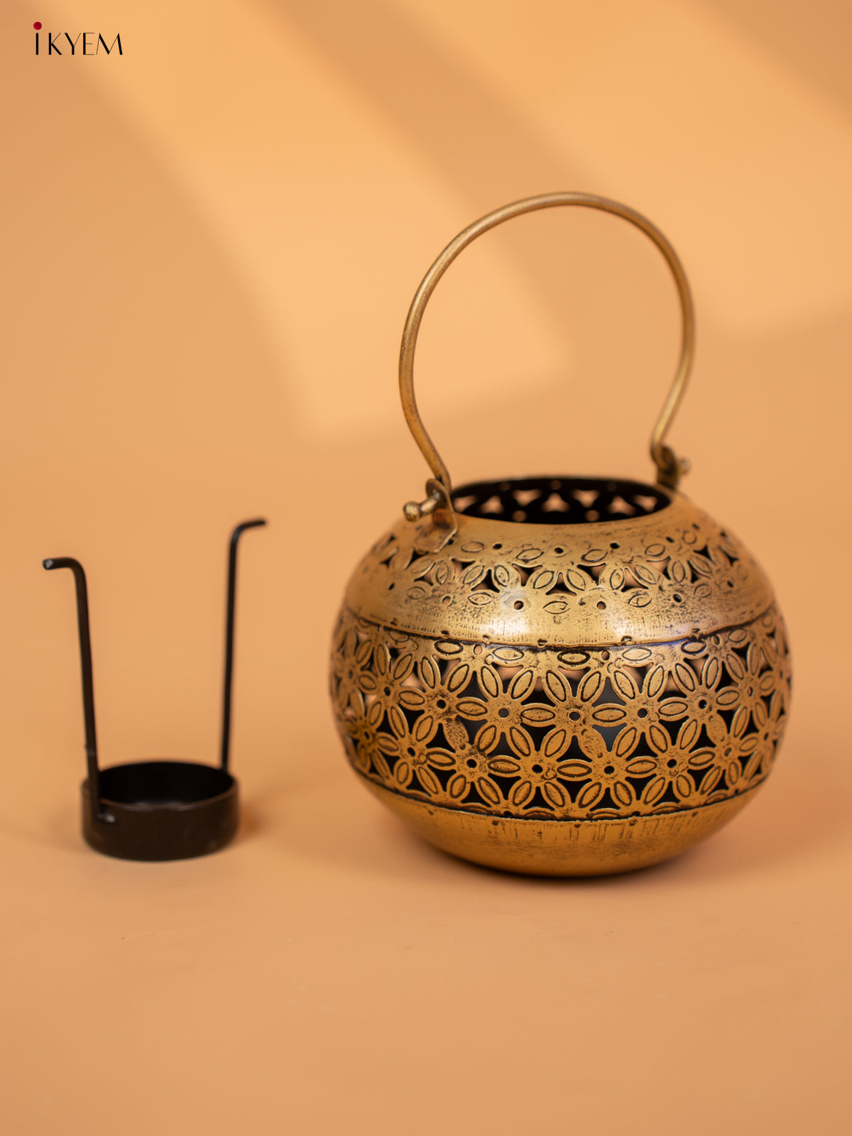 Iron Hanging T-light in Jhaali Pattern - Small - KA21111